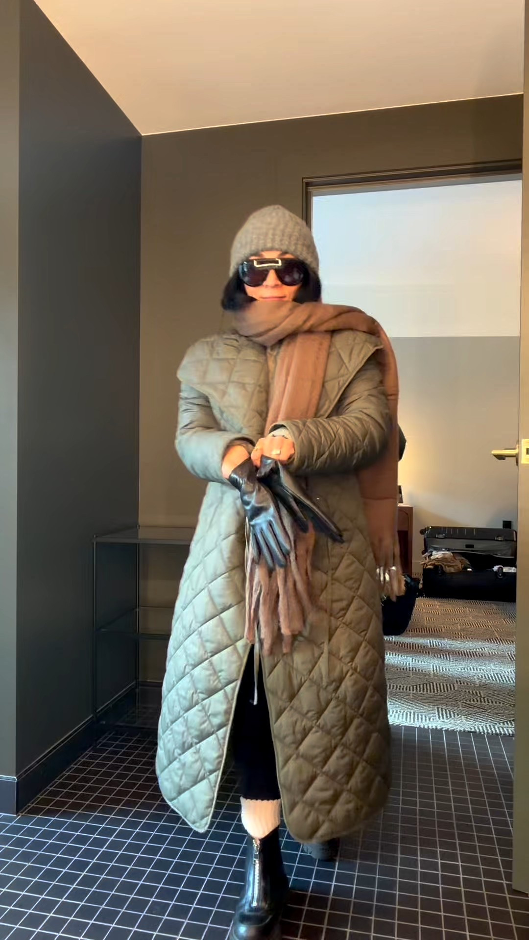 Cold weather layering must-haves ❄️
These pieces kept me warm, comfortable, and still feeling put together — even on a day that didn’t go as planned.
Linked everything I can — save this for your next winter trip ✨ 