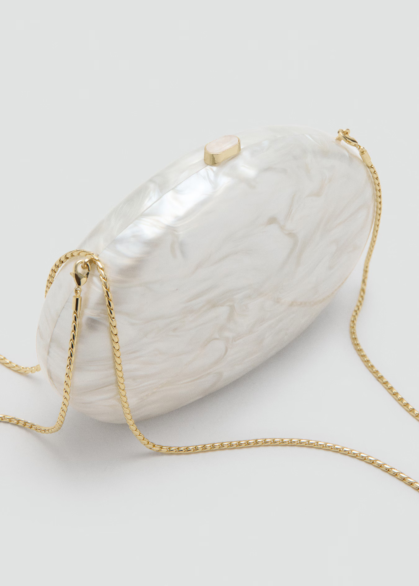 Oval clutch bag | MANGO (UK)