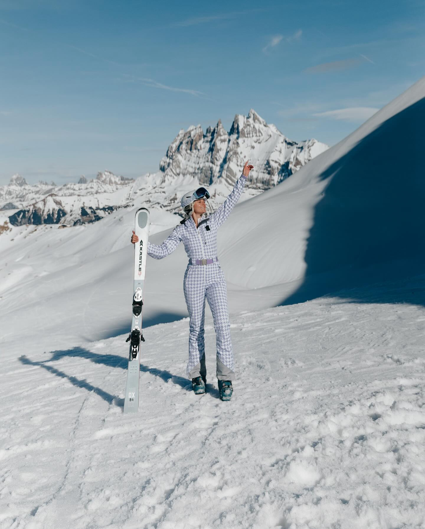 I feel an annual tradition coming on. ❄️ snowboxx had us skiing all morning, singing at après, and dancing all night to live music. 10/10 week with the girls in the French Alps. 🫶🏼
#LTKHoliday 

#LTKTravel #LTKActive