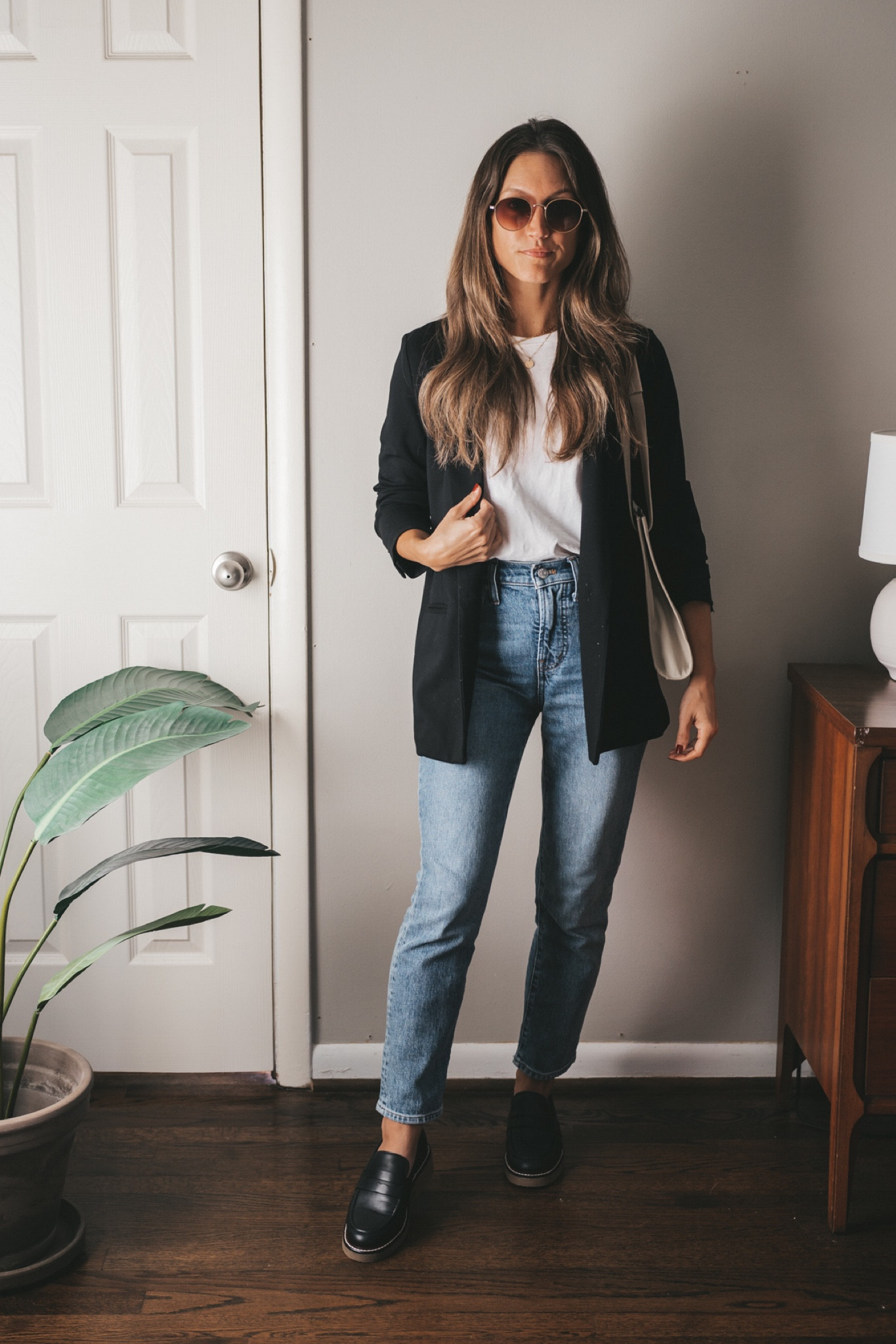 Tuesday’s Outfit 9/27

Fall outfit with a black blazer. 

Blazer is old from Old Navy; similar linked. Everlane tee fits TTS; size up if you have a longer torso. Madewell denim; I size down in this style. Wearing the 24 petite. Everlane penny loafers; limited sizing; similar linked. Able bag, code ASHLEYR15  

#LTKSeasonal #LTKfit