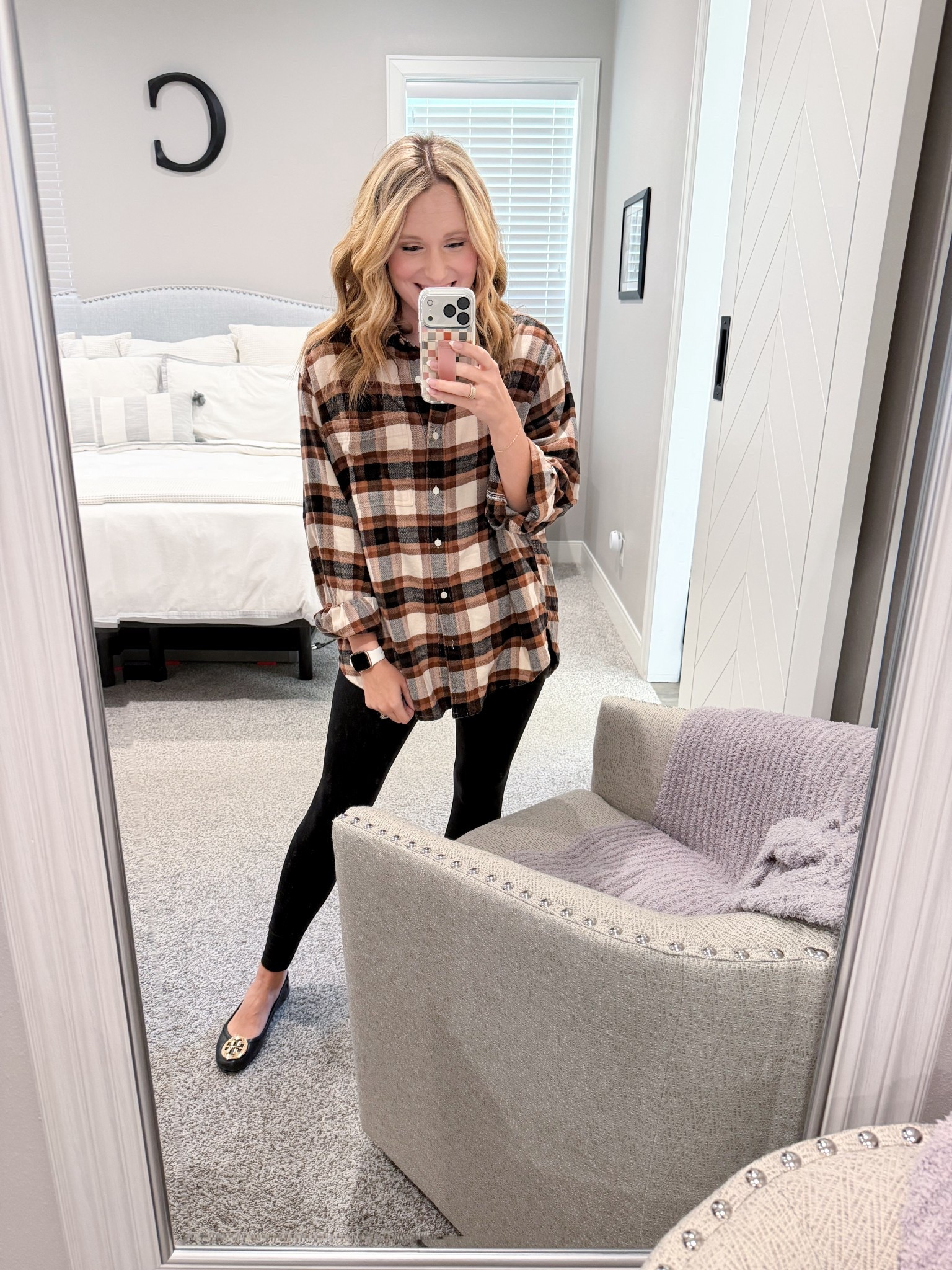 Thanksgiving OOTD: for the one who is here for the food! This fit is the perfect fit for eating all the food! The leggings paired with and oversized flannel makes for the comfiest outfit while you eat all the holiday food! 

#LTKHoliday #LTKSeasonal #LTKStyleTip