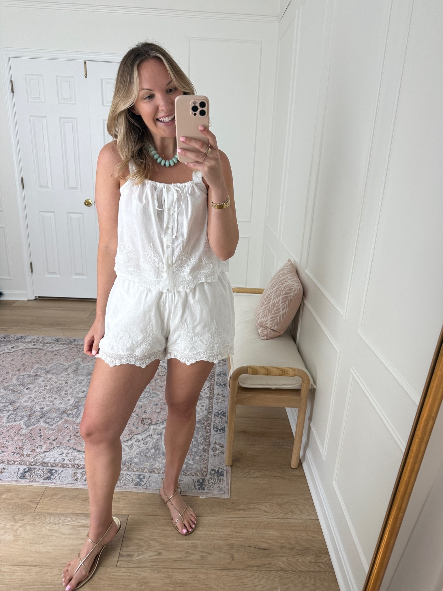 Vacation outfit - casual summer outfit - med top and large bottoms