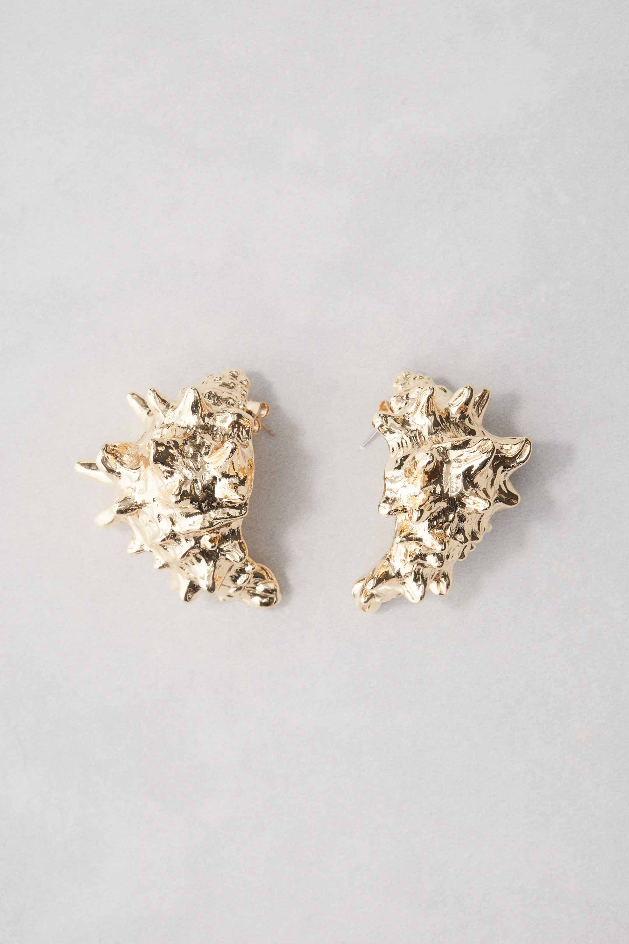 Seashell-Shaped Earrings | H&M (US + CA)