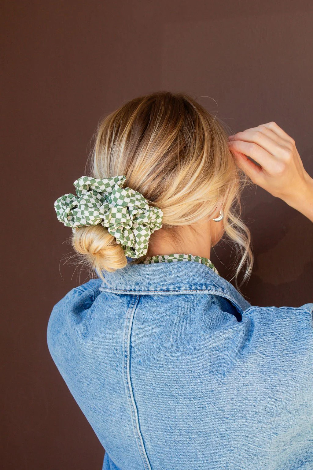 Lindsey Checked Jumbo Scrunchie | Shop Andi