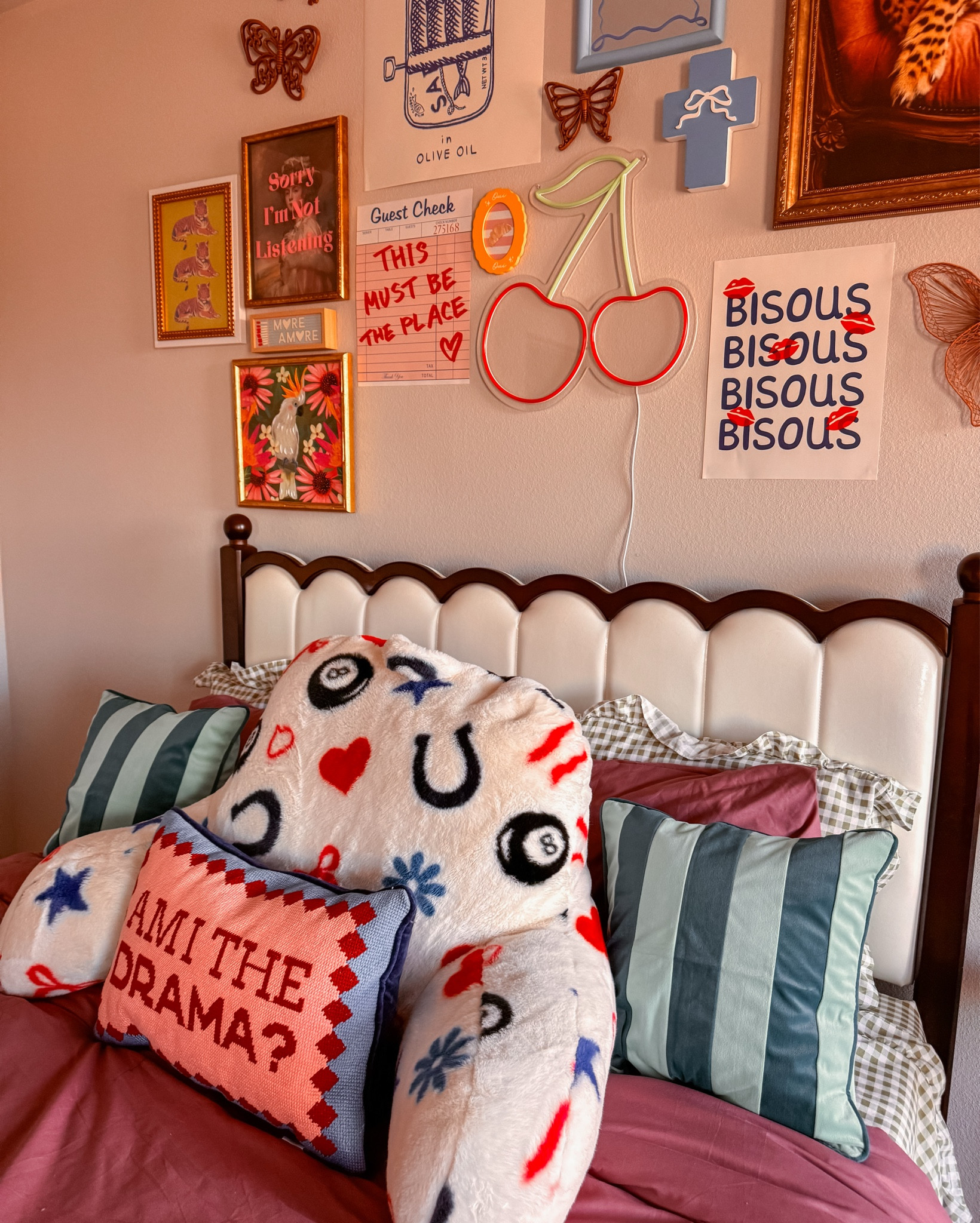 tween bedroom decor✨


#LTKKids #LTKHome