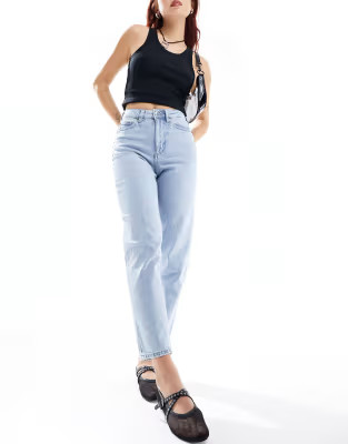 Vero Moda Tessa high rise mom jeans in light blue denim | ASOS (Global)