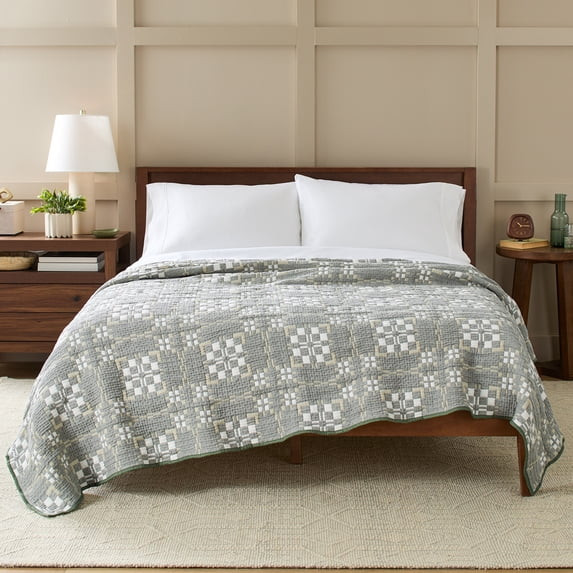 Better Homes & Gardens Modern Mosaic Green Cotton Matelasse Reversible Quilt, Full/Queen | Walmart (US)