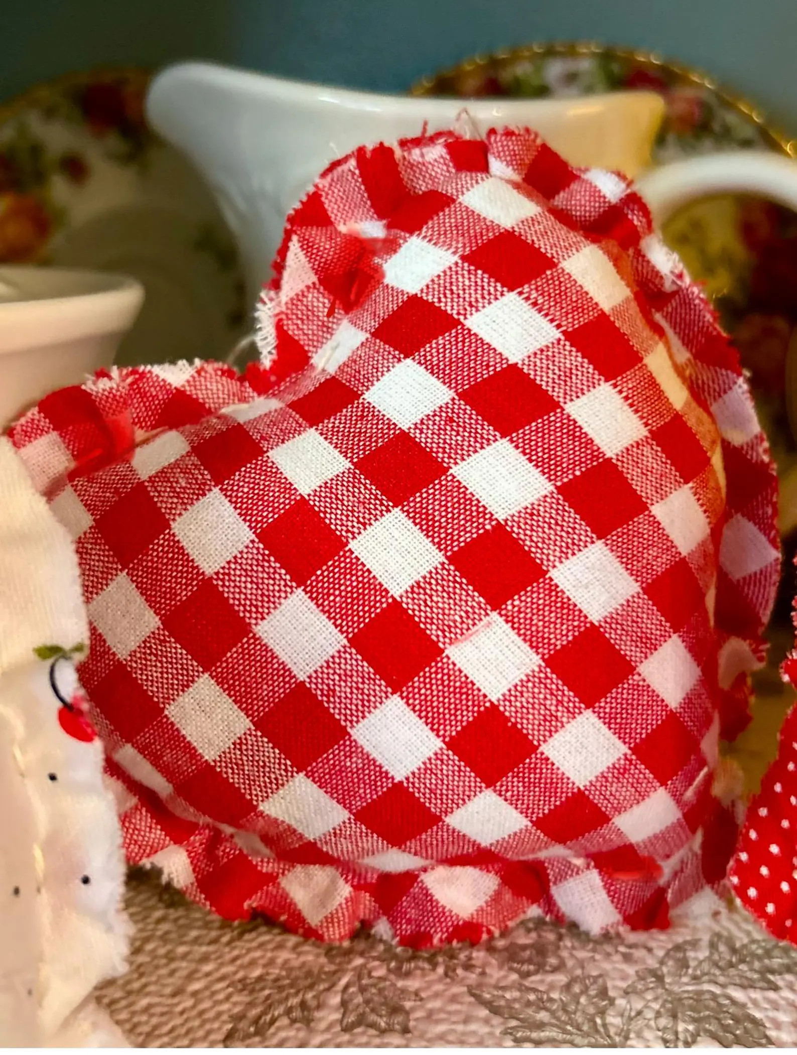 Valentines Fabric Heart Ornaments: Red Floral Calico -Cottage,Primitive Farmhouse Decor (Set of 3... | Etsy (US)