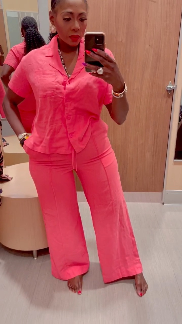 
Target Try-On: Linen Edition 

The coral set is my favorite 🌸

Which linen look is your fave? 1, 2, or 3? Comment below and let me know! 
•
•
•
#TargetStyle #LinenLover #Ad 

#LTKSeasonal #LTKTravel #LTKxNSale