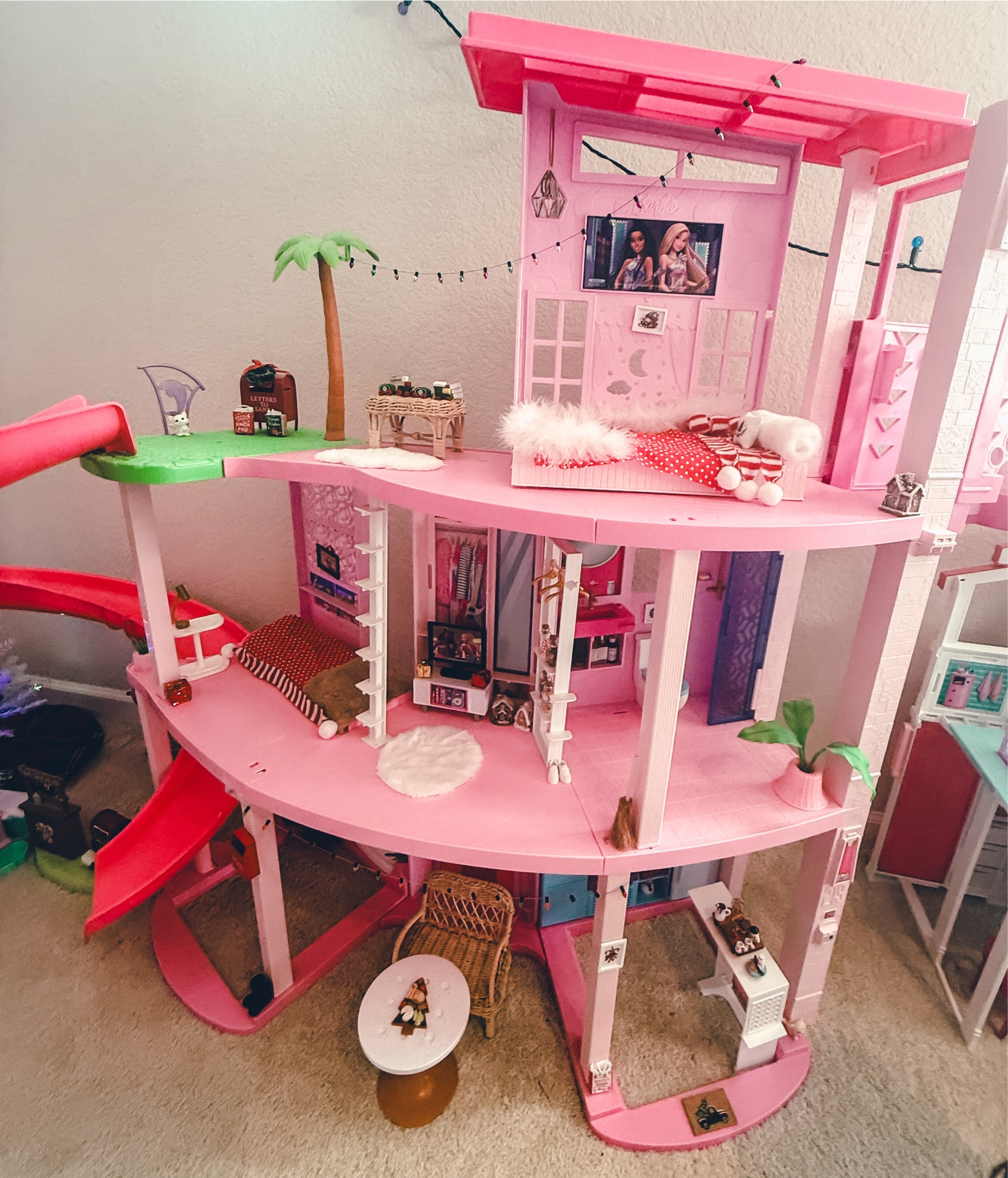 My love of holiday Decor definitely got passed down to Winnie. She begged for some dollhouse miniature Christmas items to decorate Barbie’s house. And I couldn’t say no 

#barbiehouse #barbiechristmas #dollhousechristmas #dollhouseminiatures

#LTKHoliday #LTKCyberWeek #LTKKids