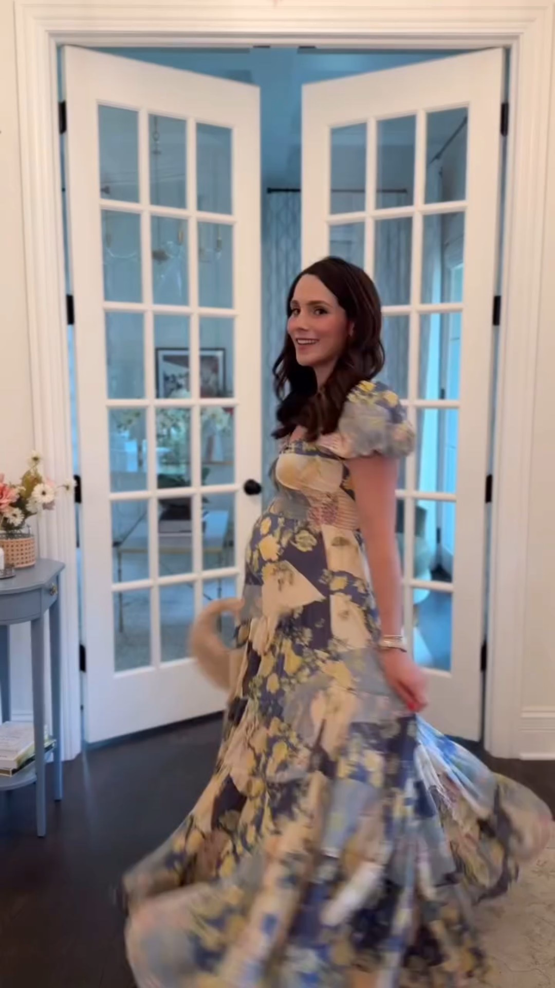 Easy breezy 🌼

#bumpstyle #pregnancyfashion #stylethebump #dresslover #shopmycloset #summerstyle #sundressseason