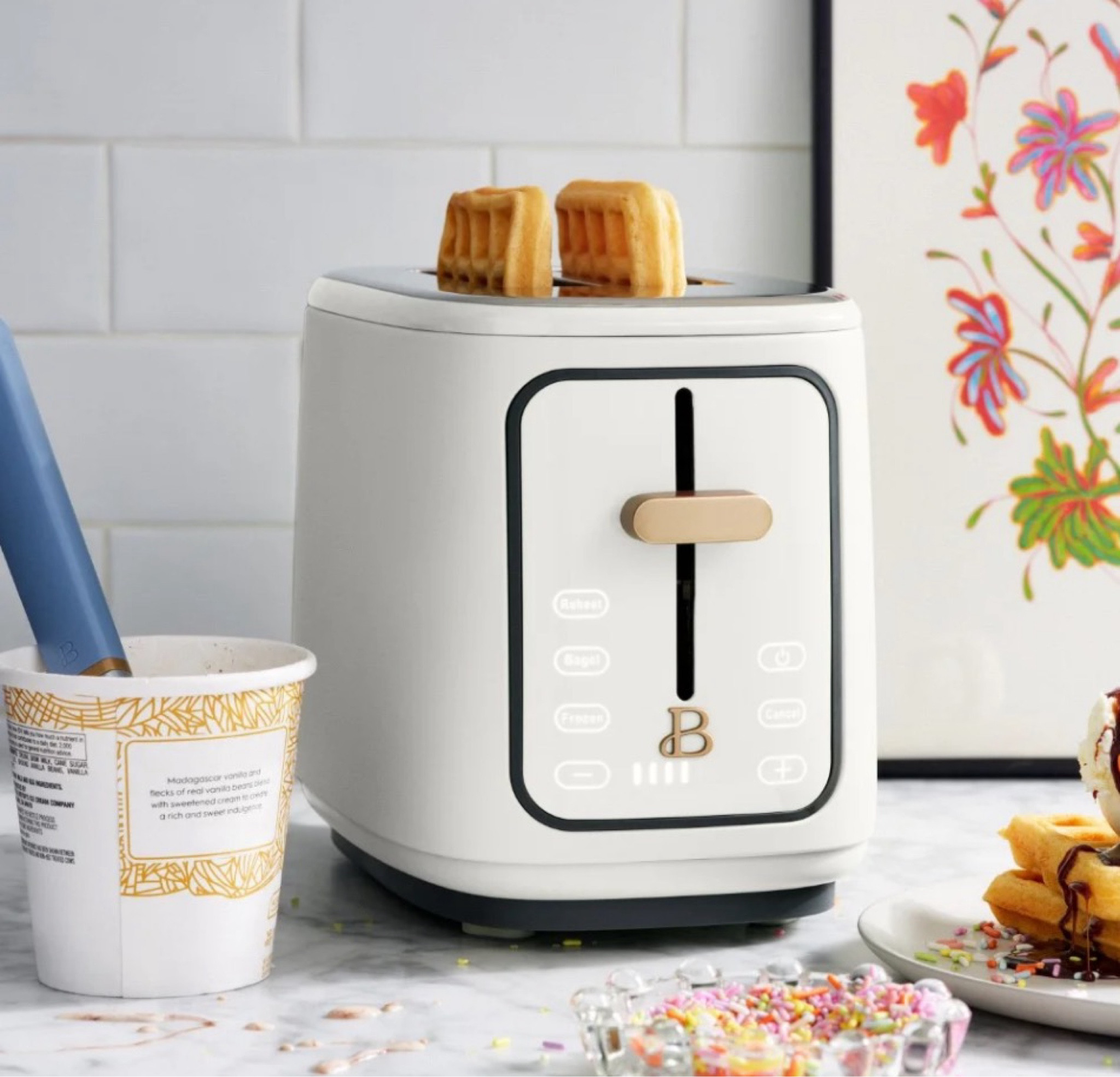 Beautiful 2 Slice Toaster with Touch-Activated Display, White Icing by Drew Barrymore

#LTKHome #LTKFindsUnder50 #LTKSaleAlert