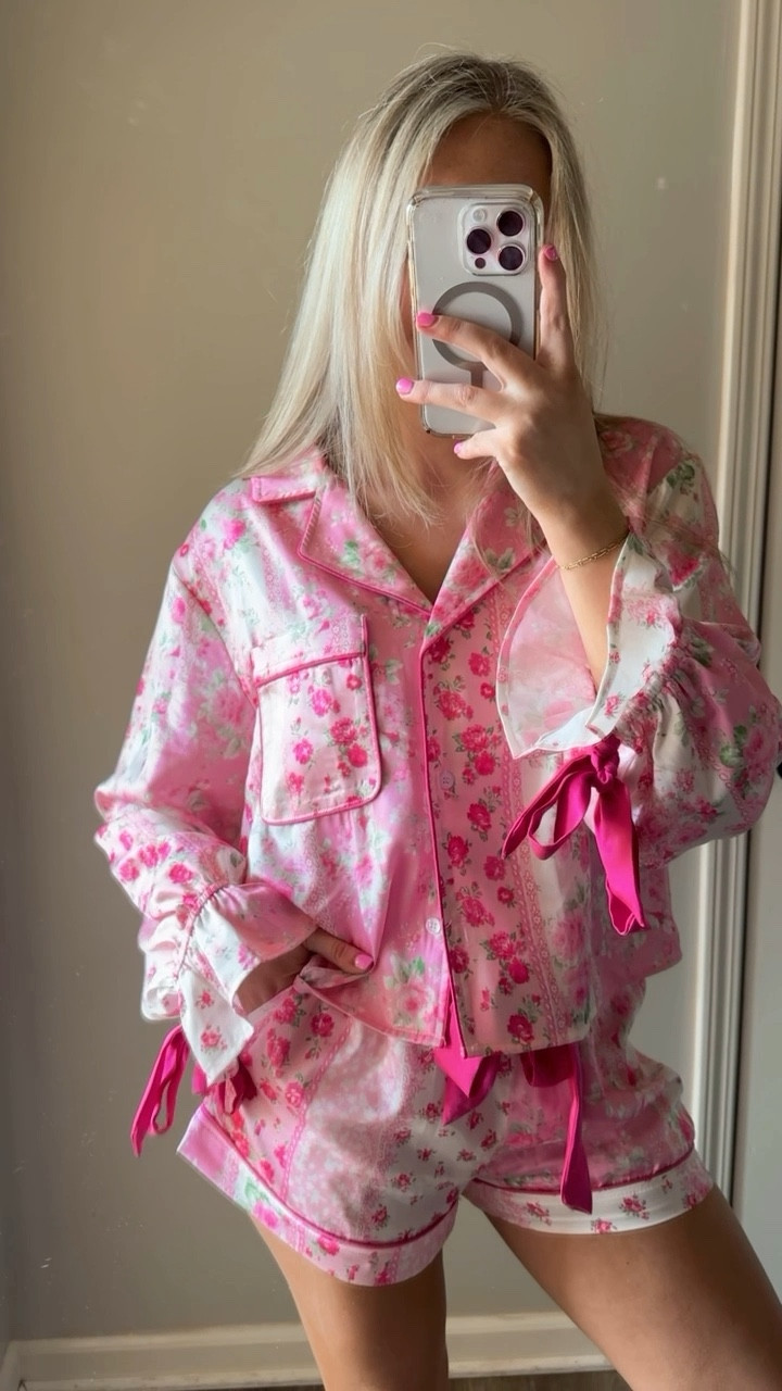 The dreamiest PJ set 🎀☁️🪞 

#LTKStyleTip #LTKFindsUnder100