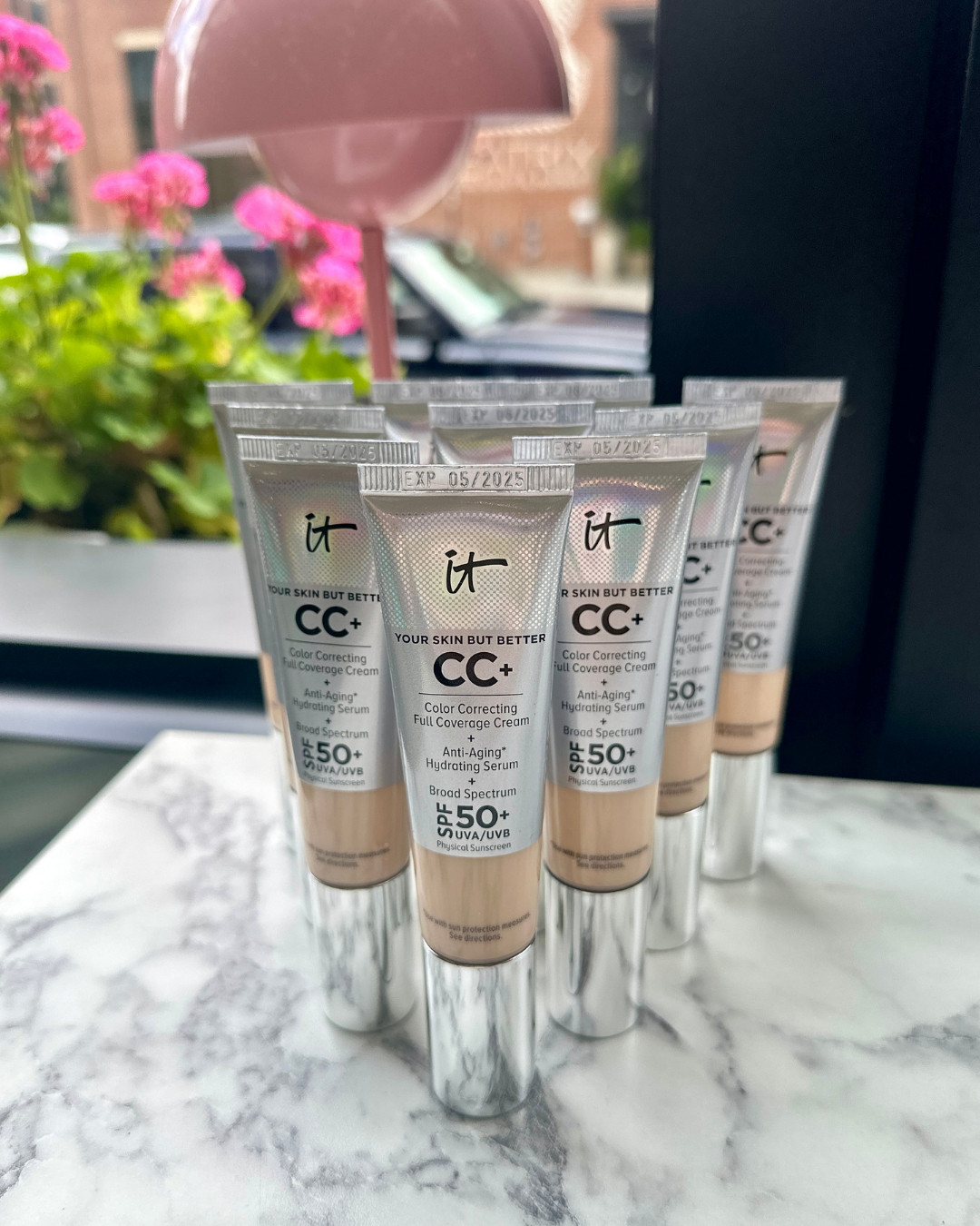 One step to glow! 🌞 This IT Cosmetics CC+ Cream evens tone, smooths texture, and gives you that fresh, radiant finish — all while protecting your skin with SPF 50+ 🌸 Perfect for busy days when you want skincare + makeup magic in seconds 💫

#CCPlusCream #BeautyFaves #SkincareWithSPF #ITCosmeticsLover #MakeupEssential #FlawlessBase #GlowGetter #HydratingFoundation #EverydayMakeup #SPFProtection #BeautyRoutine #NaturalGlow #RadiantSkin #MakeupThatCares #EffortlessBeauty 

 