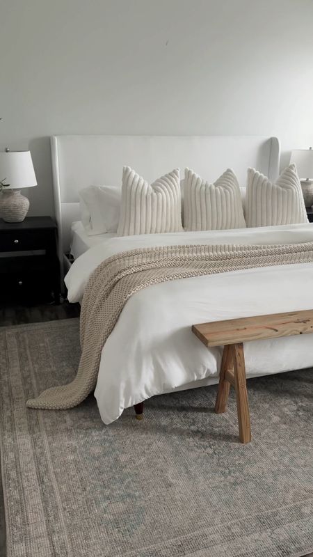 25% off this chunky bed blanket! This is the color natural in king size

Also linked our Amazon bed, Lull mattress, Amazon duvet cover + insert, Loloi rug, and black nightstands 🤍

#LTKhome #LTKfindsunder50 #LTKsalealert