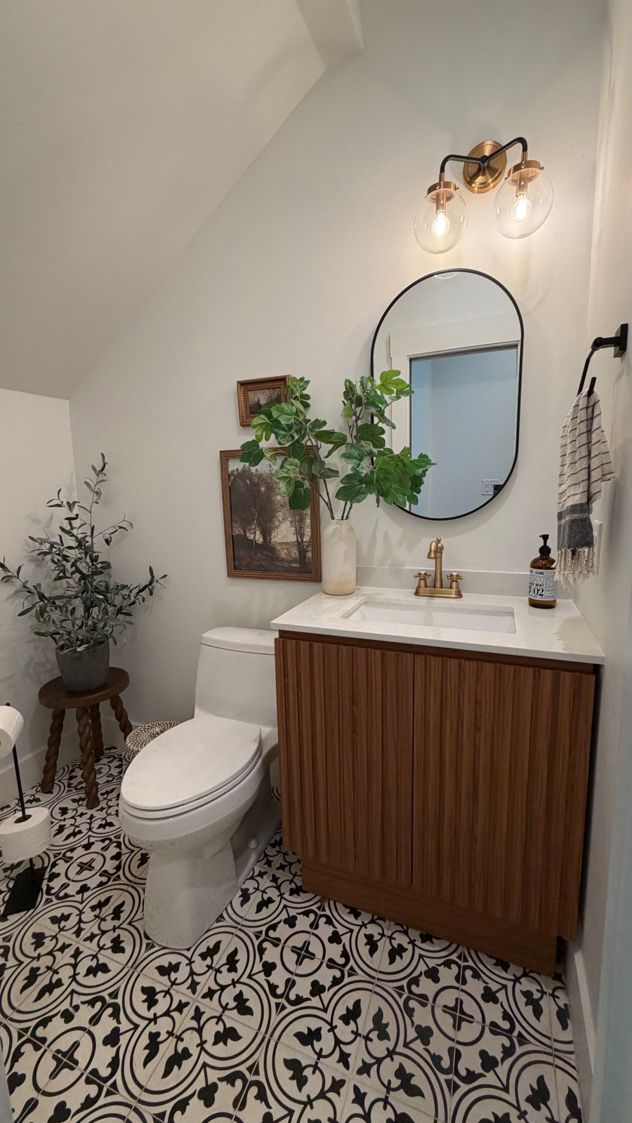 This powder bath refresh came together for under $500, and the transformation feels…
