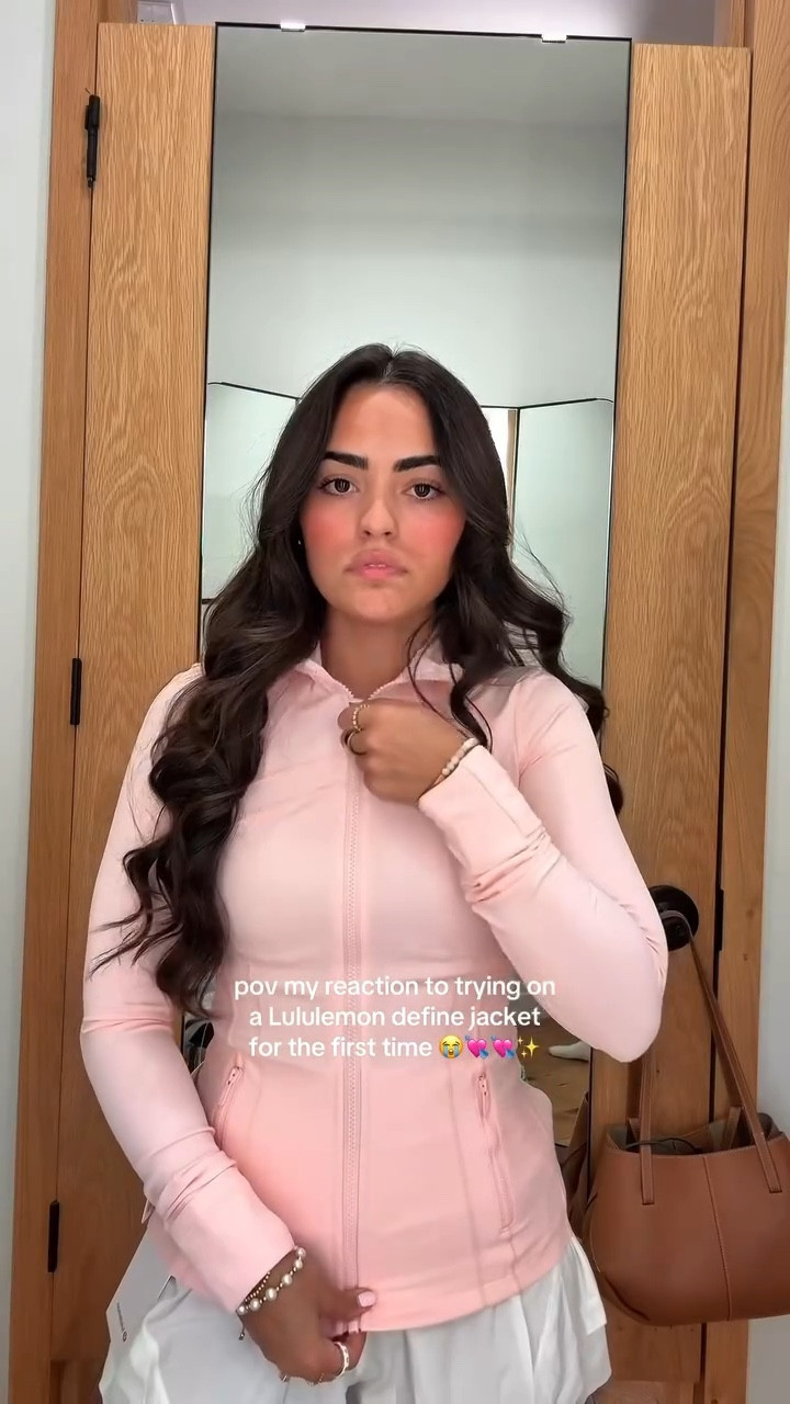 the gold zipper!! ✨ l#ltkootd #ltkdayinmylife #ltkfitnessgoals 

workout set, yoga, Pilates, Pilates, princess, ballet, gold, zipper, Lululemon, pink define jacket￼

#LTKActive #LTKdayinmylife #LTKootd