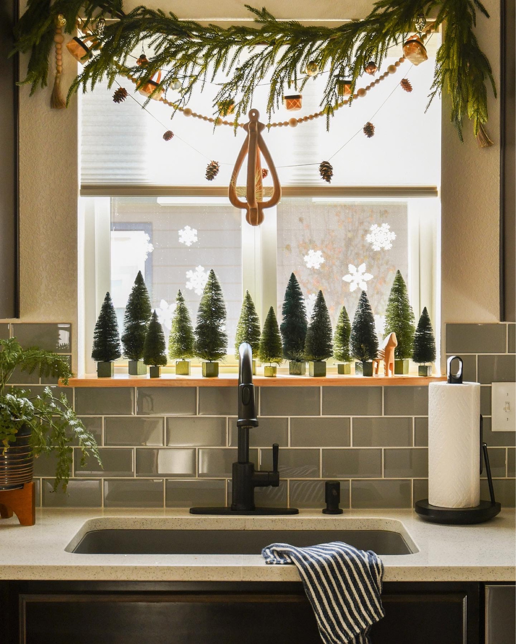 2023 Holiday Kitchen  View

#LTKSeasonal #LTKHoliday #LTKhome