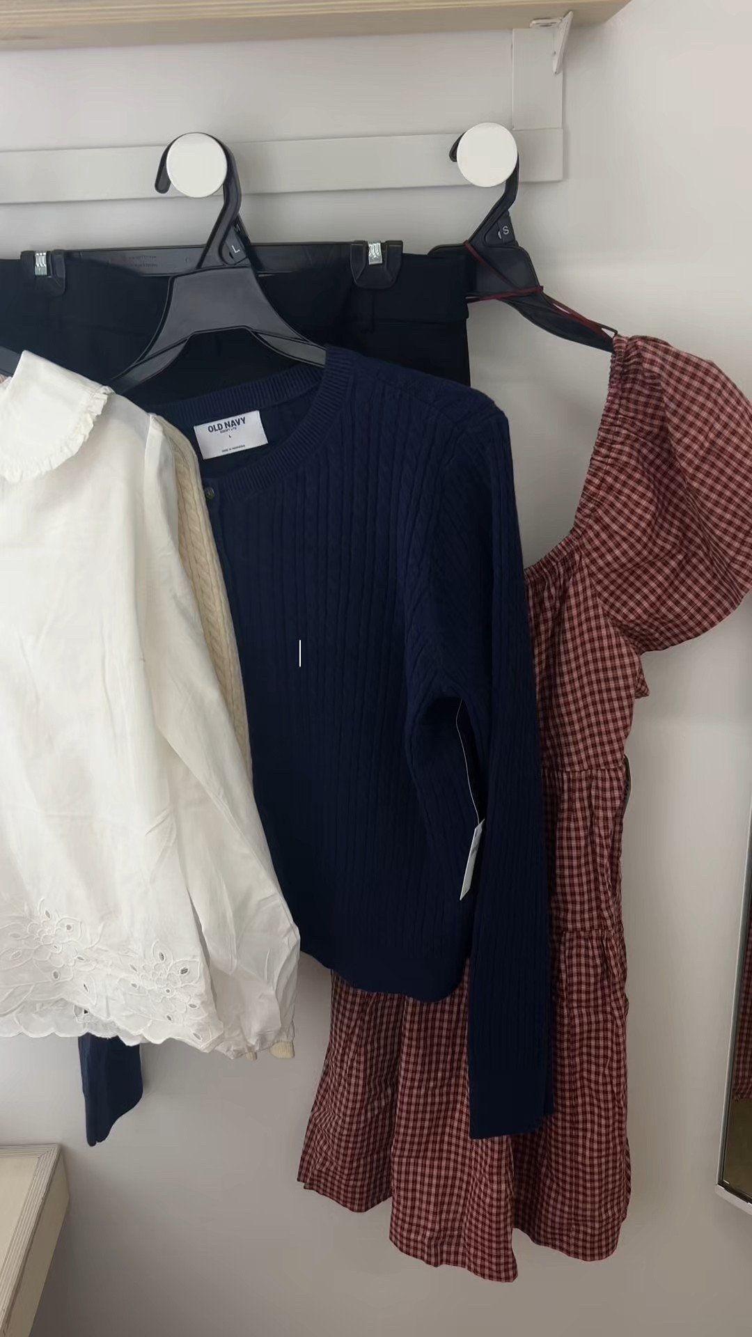 Sizing (in order) 🤍 
Dress: small 
White top: medium 
Shorts: 2 
Jeans: 4 
Sweater: large 

#LTKSeasonal #LTKFindsUnder100 #LTKWorkwear