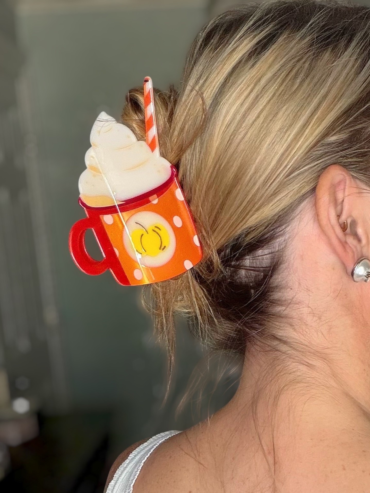 🎃 Pumpkin Spice Latte Hair Claw

Fall accessories are my weakness, and this Pumpkin Spice Latte hair claw might be my favorite find yet! ☕🍂 Complete with whipped cream, a striped straw, and the cutest little pumpkin detail, it’s the perfect way to add a little festive fun to any messy bun this season.

Whether you’re grabbing your favorite coffee, heading to the pumpkin patch, running errands, or decorating for fall, this adorable claw clip is an easy way to bring cozy autumn vibes to your everyday look. It’s also such a fun gift for the PSL lover in your life! 🧡✨

🍁 Linked:
• Pumpkin Spice Latte hair claw clip

Fall accessories, pumpkin spice latte, hair claw clip, cozy fall style, autumn accessories, pumpkin lover, coffee lover gift, Halloween accessories, cute hair clip, Amazon fall finds, fall fashion, festive accessories, pumpkin season.

#LTKfoodie #LTKBeauty #LTKSeasonal
