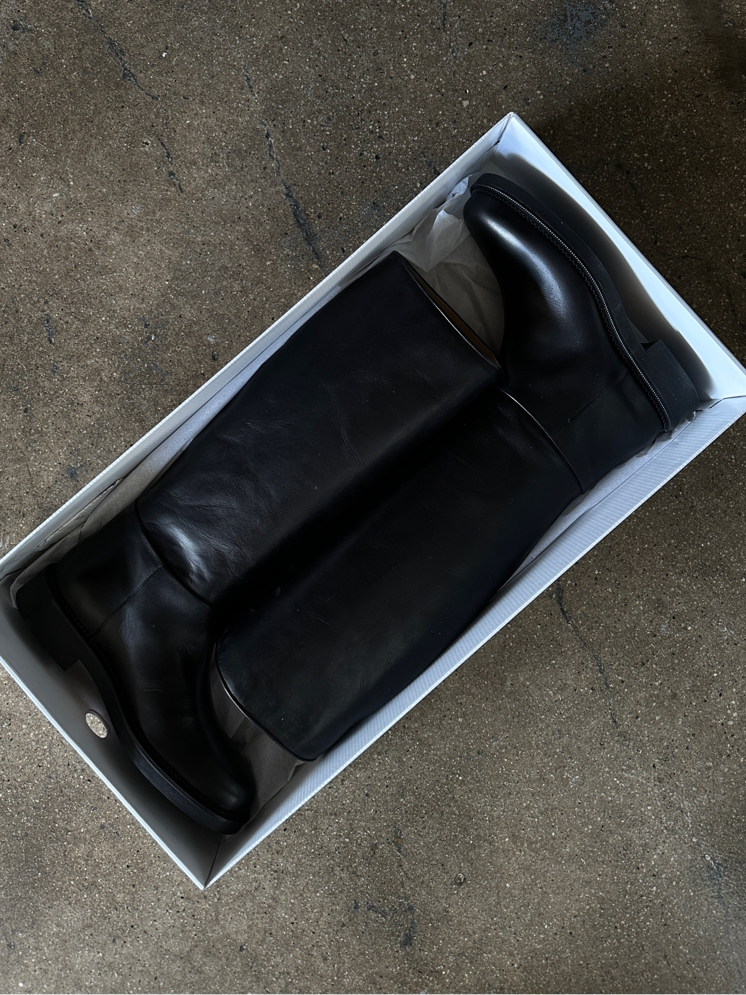 Black riding boots | knee high 

#LTKshoecrush #LTKstyletip #LTKworkwear