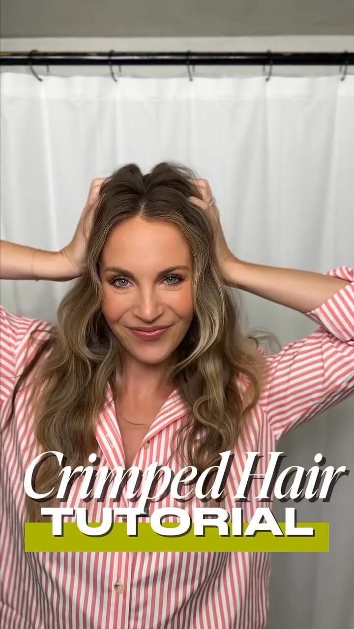 Crimped hair tutorial 💖 While doing, you must make stupid faces while jamming to Sabrina Carpenters new album 🙈💋🎶

#hairtutorial #crimpedhair #hairstyles #hairdo
