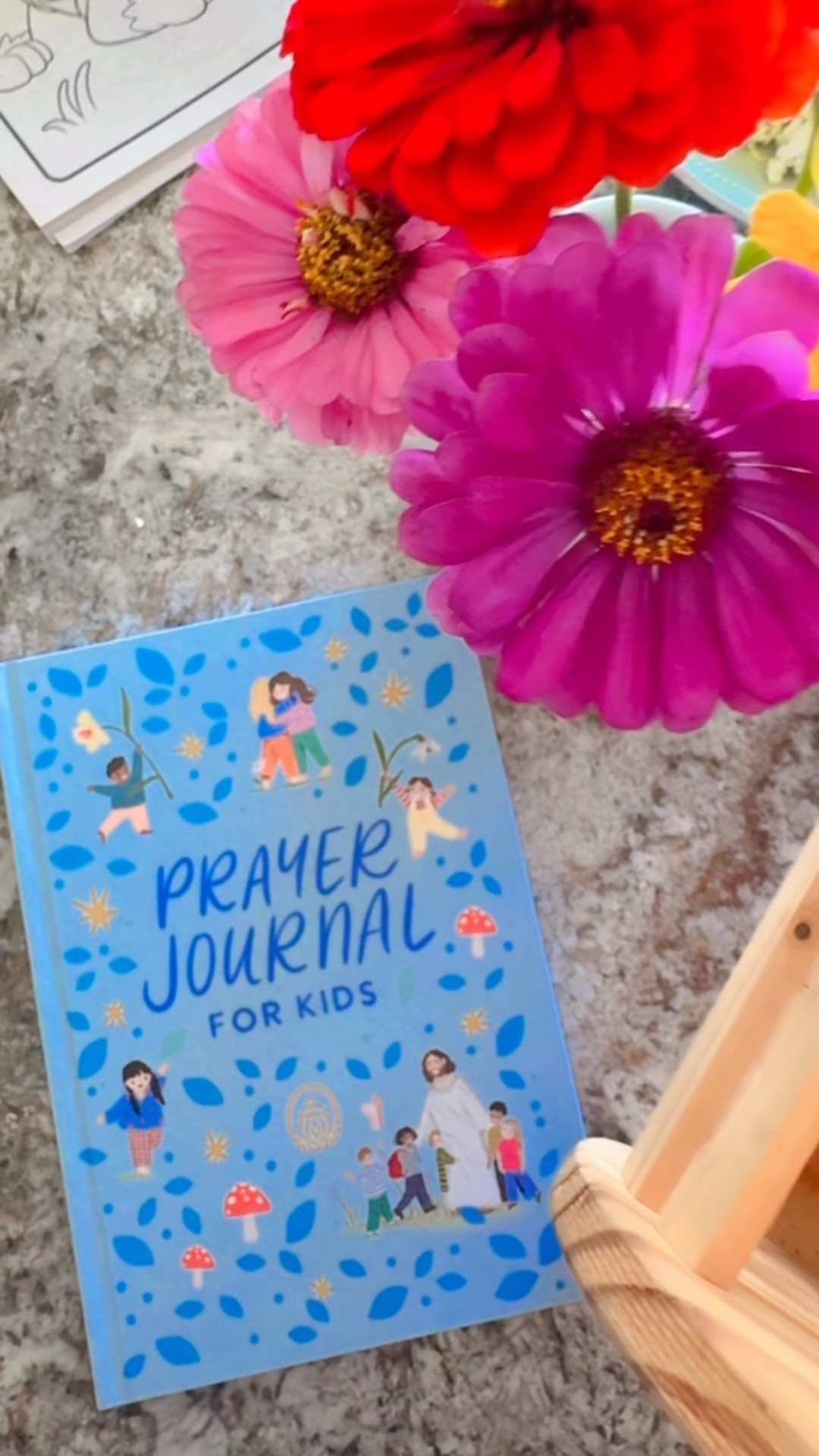 And we had the most precious #gifted “happy mail” 📬💝 come in from my favorite company - @thetruthandlightco ✨ - this beautifully illustrated prayer 🙏 journal 📖 for kids!! 👶🏼 Thank y’all so much - we are so excited to use this all the time!! And what a lovely idea and way to make prayer 🤲 tangible for little ones!!! 💐