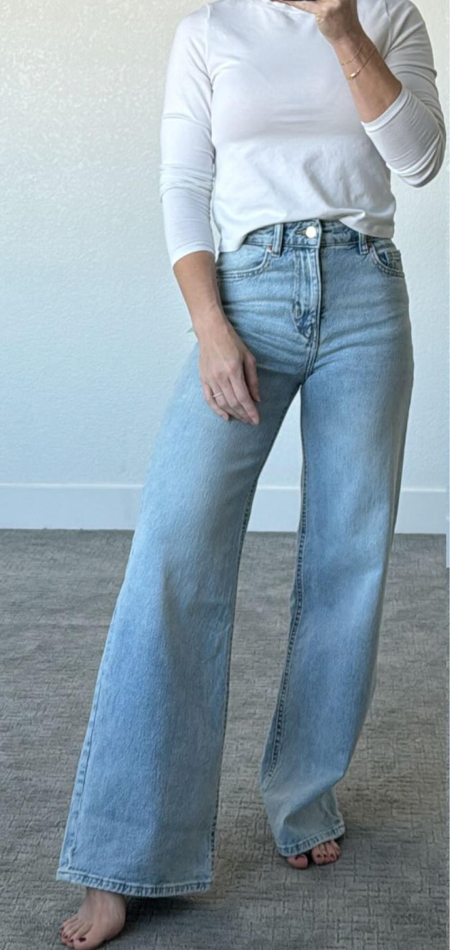 Apologies for the terrible pic but I’ve got requests for these jeans from my IG story! 

Linked and  wearing a size 2 but want to try a 4 - color is light blue 

#LTKVideo #LTKstyletip #LTKfindsunder50