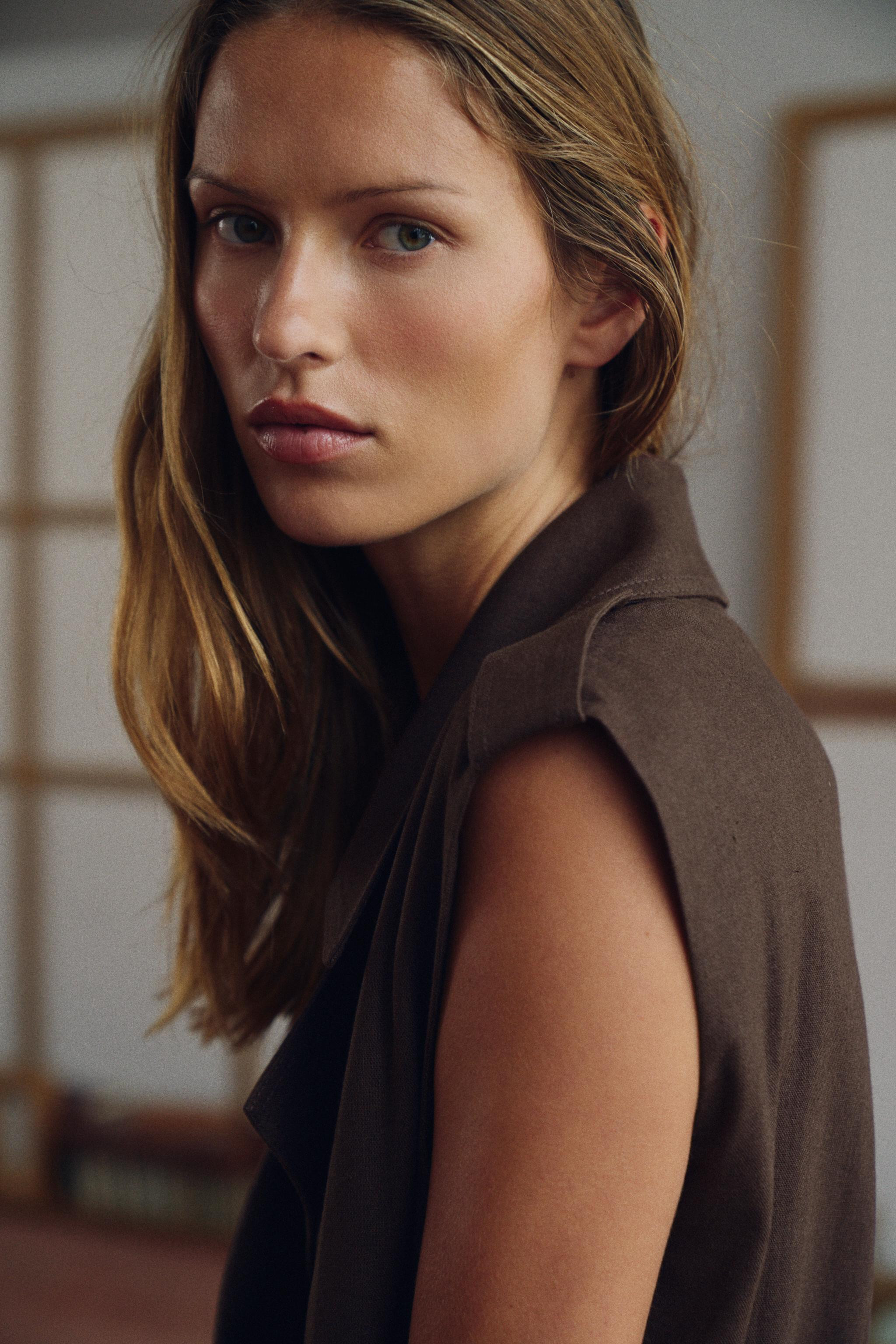 LINEN BELTED DOUBLE BREASTED VEST | Zara US