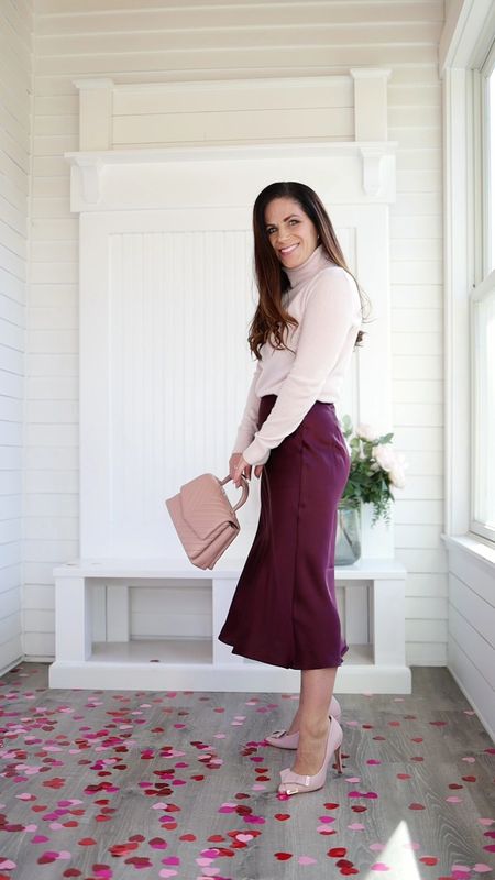 Found my Valentine's Day outfit! Best of all, this pairing is one you'll wear all year long. The skirt is machine washable silk. Feels so nice on your skin. The top is cashmere is a super subtle pink. Almost white, it's perfect for those who want a less "themed" look. Wearing the XS in both. Work outfit • date night outfits 

#LTKVideo #LTKSeasonal #LTKworkwear