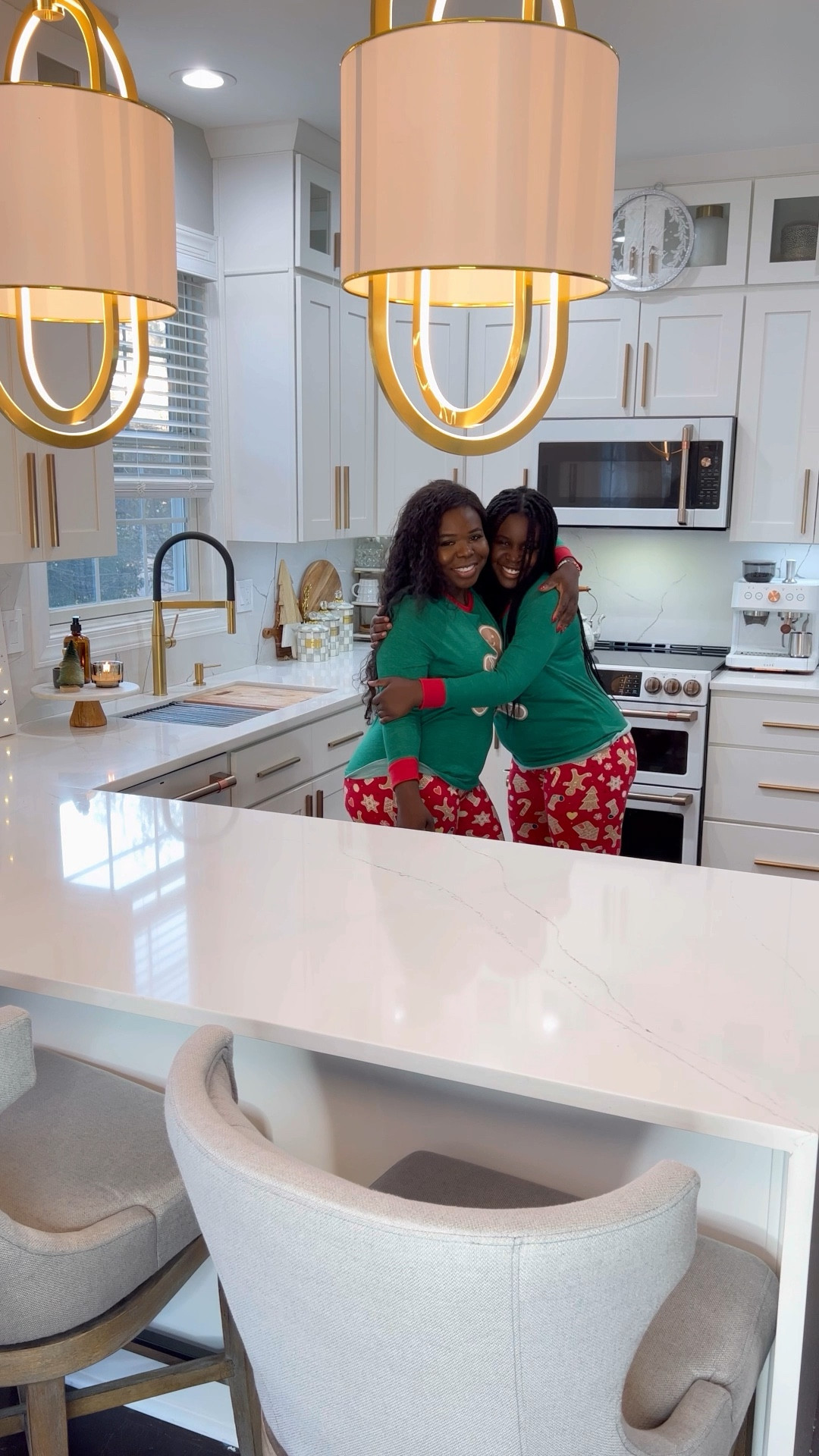 Mommy and me Christmas pajama set from Walmart. These are perfect for family holiday photos #walmart #walmartpartner 

#LTKHoliday #LTKGiftGuide #LTKSeasonal