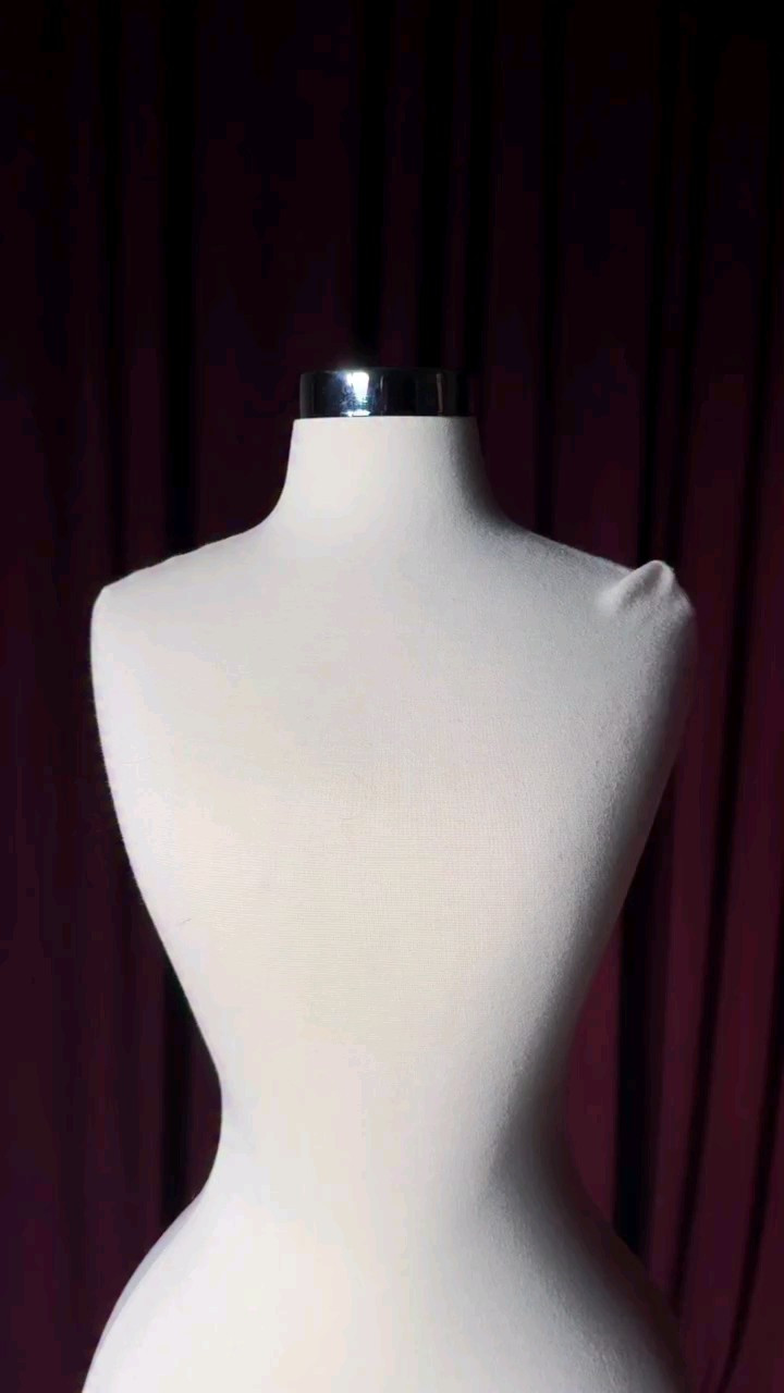 “This is that dress everyone is looking for 👀It fits amazing and looks expensive.I linked it for you.”

#LTKdresses #LTKstyletip #LTKbeauty