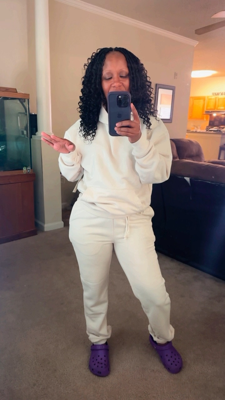 Walmart hoodie and sweatpants 

#LTKSeasonal #LTKFindsUnder50 #LTKStyleTip