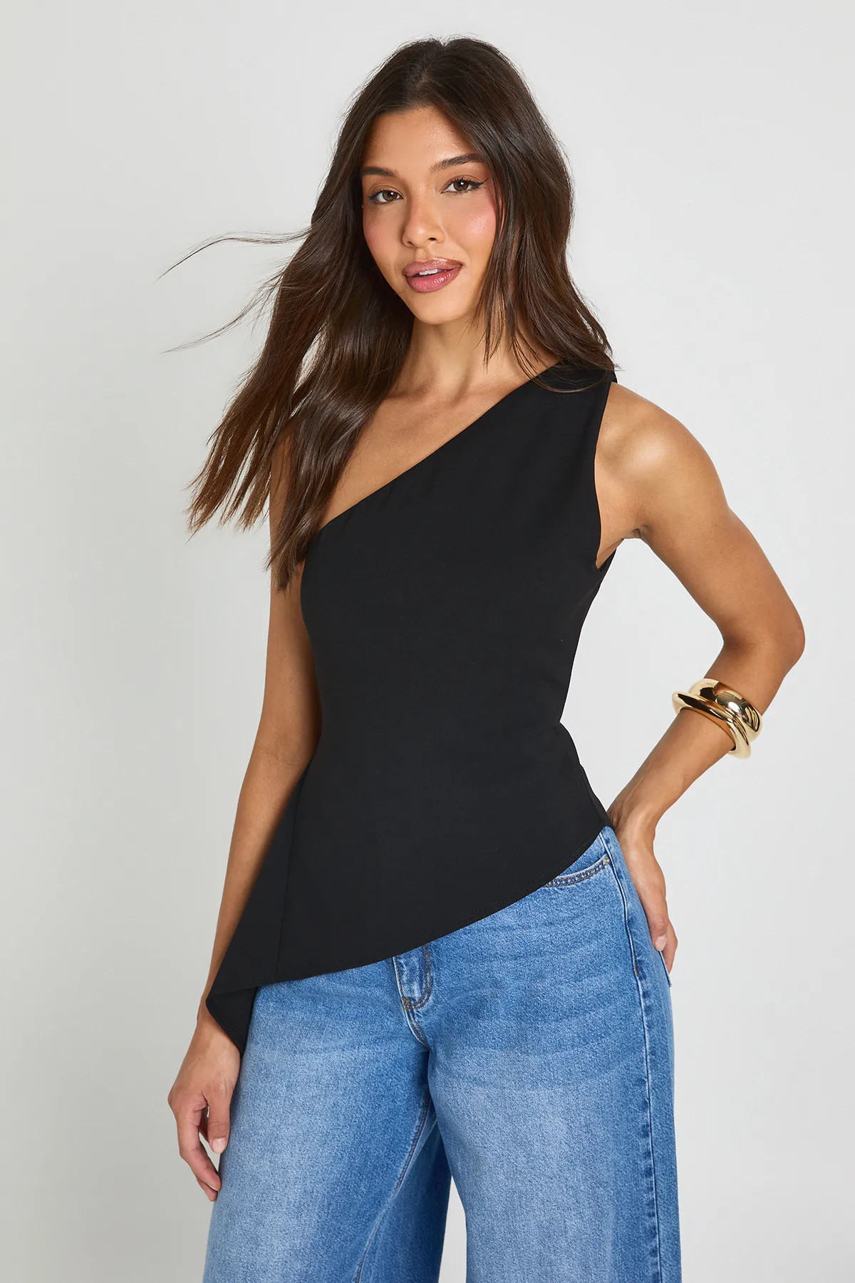 boohoo Women's Scuba Crepe One Shoulder Asym Hem Top in Black | Size: 10 | Boohoo.com (UK & IE)