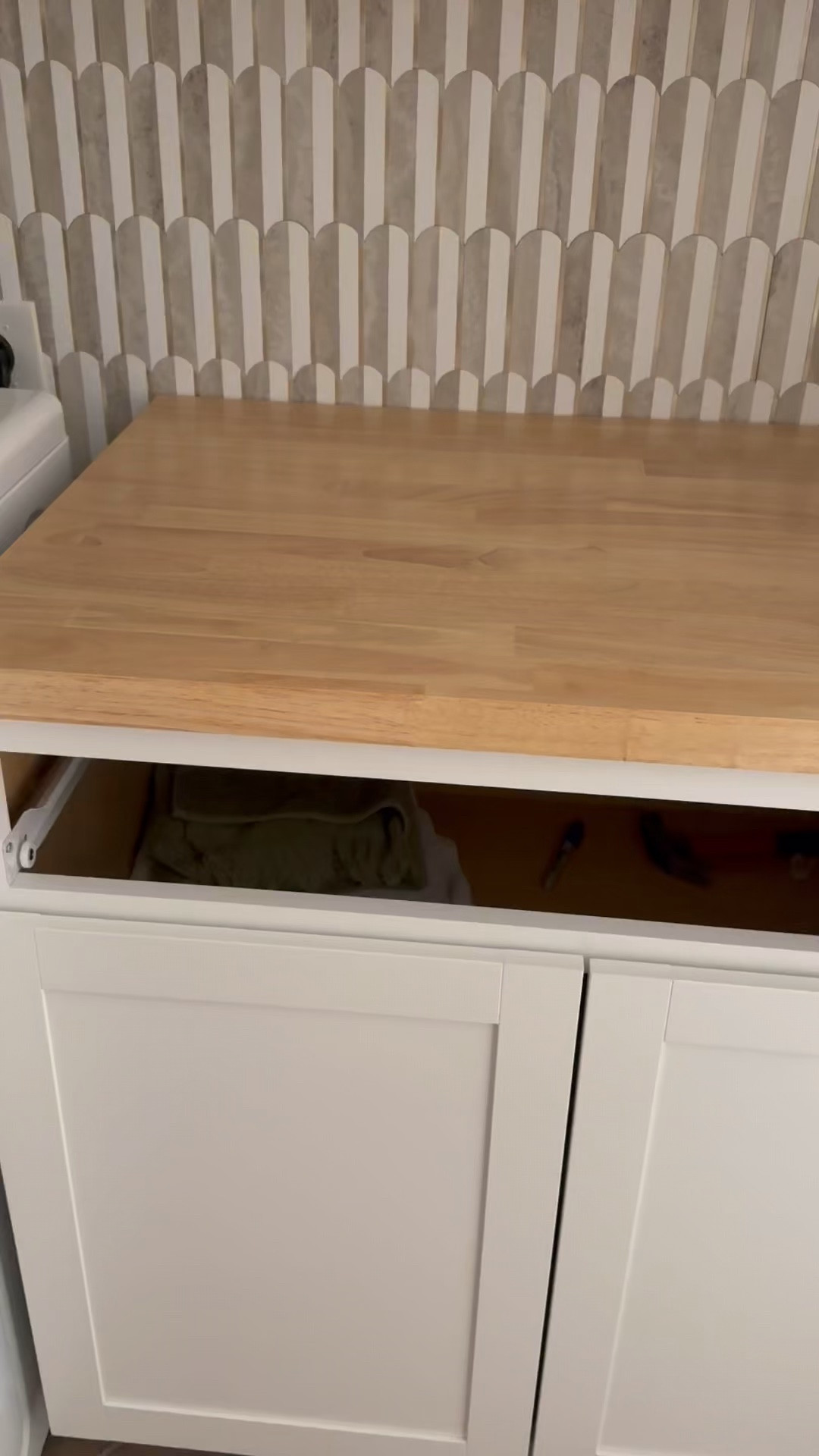 Laundry room glow-up in progress 🧺✨ Warm butcher block countertop, a gorgeous peel-and-stick tile backsplash, and framed wall art bringing it all together — cabinets getting a fresh coat of paint next! Linked it all for you 👇

#LaundryRoomRefresh #ButcherBlockCountertop #PeelAndStickBacksplash #SmallSpaceMakeover

#LTKHome #LTKmomlife