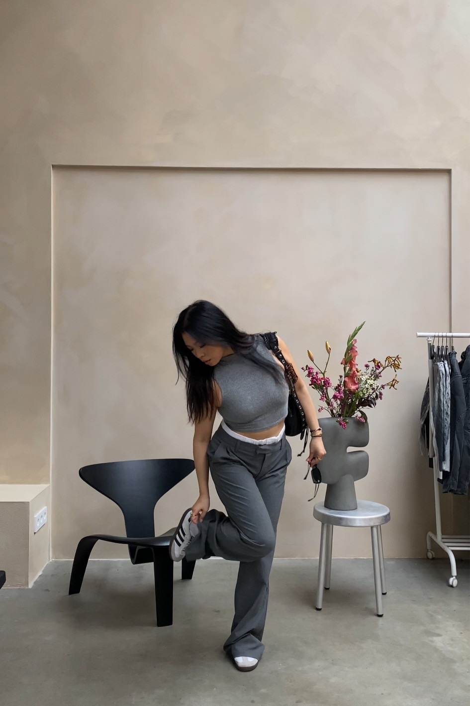 GREY COSY OUTFIT 

I am 1.56 wearing a 34/S from the pants and top. The top fits perfectly fine (cupsize A/B). If bigger, size up. It’s a very lovely material, super soft. The trousers are too long but if you like the baggy vibe (it’s very long), get the 34/S. Love the “boxer” detail on the trouser (not removable) 

#LTKworkwear #LTKeurope #LTKstyletip