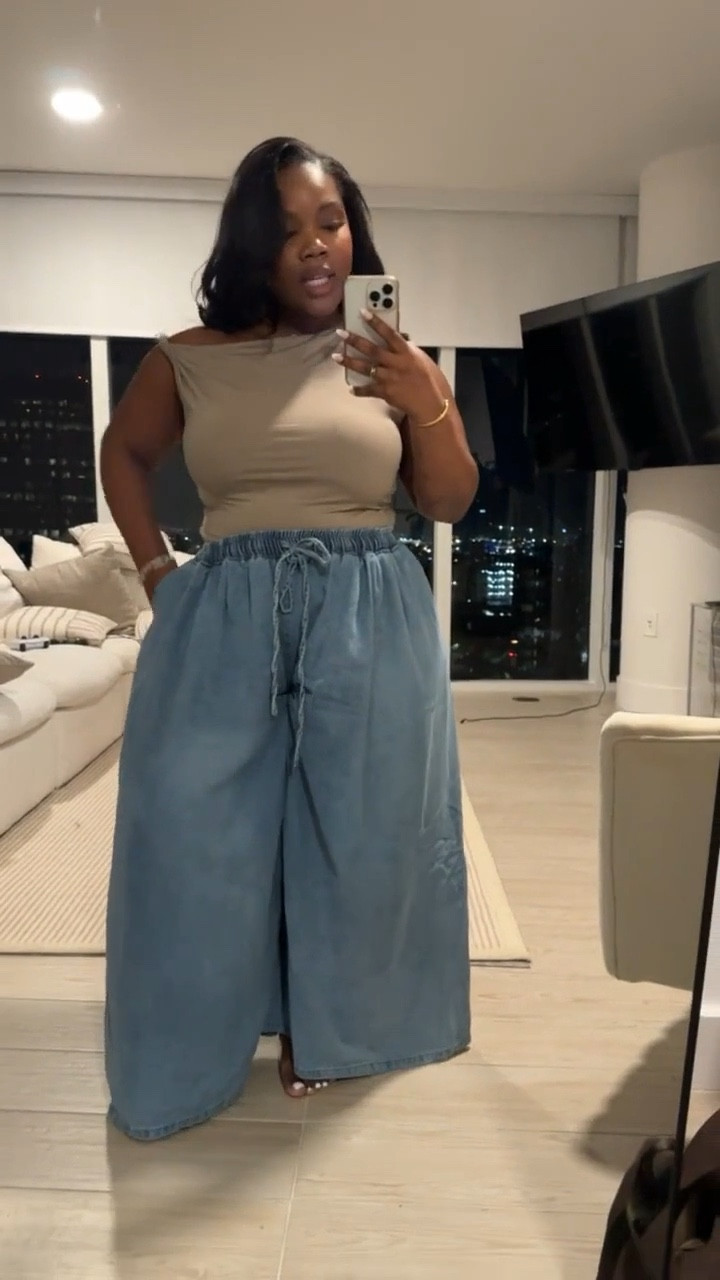 Y'all already know I love a top with a bit of interest on the neckline - this one from Abercrombie is a fave that I have in many colors.

Also, love these super wide leg boho jeans from Amazon that feel like pajamas, but create a super cool look.

Sizing details:
Top: L
Jeans: One Size

#LTKPetite #LTKMidsize