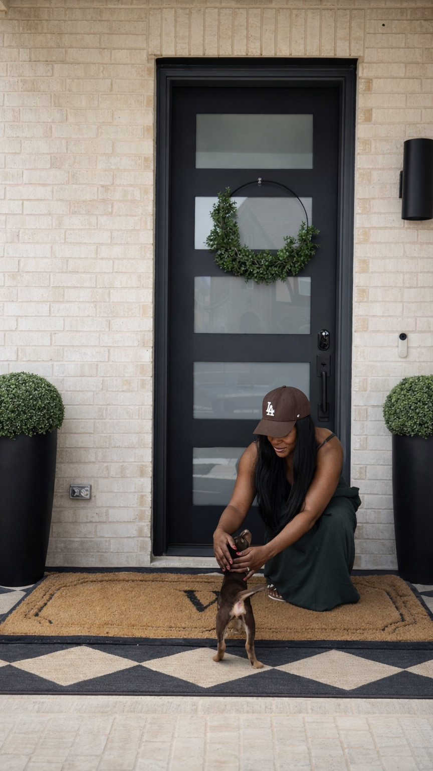 This layered outdoor rug gave my front porch the easiest elevated refresh 🖤 Such a simple way to add texture, contrast, and that styled entry look.

#LTKhome #LTKstyletip #frontporchdecor #outdoorrug #layeredrugs #porchstyling #entrywaydecor #modernhome #cozyhome #minimalisthome