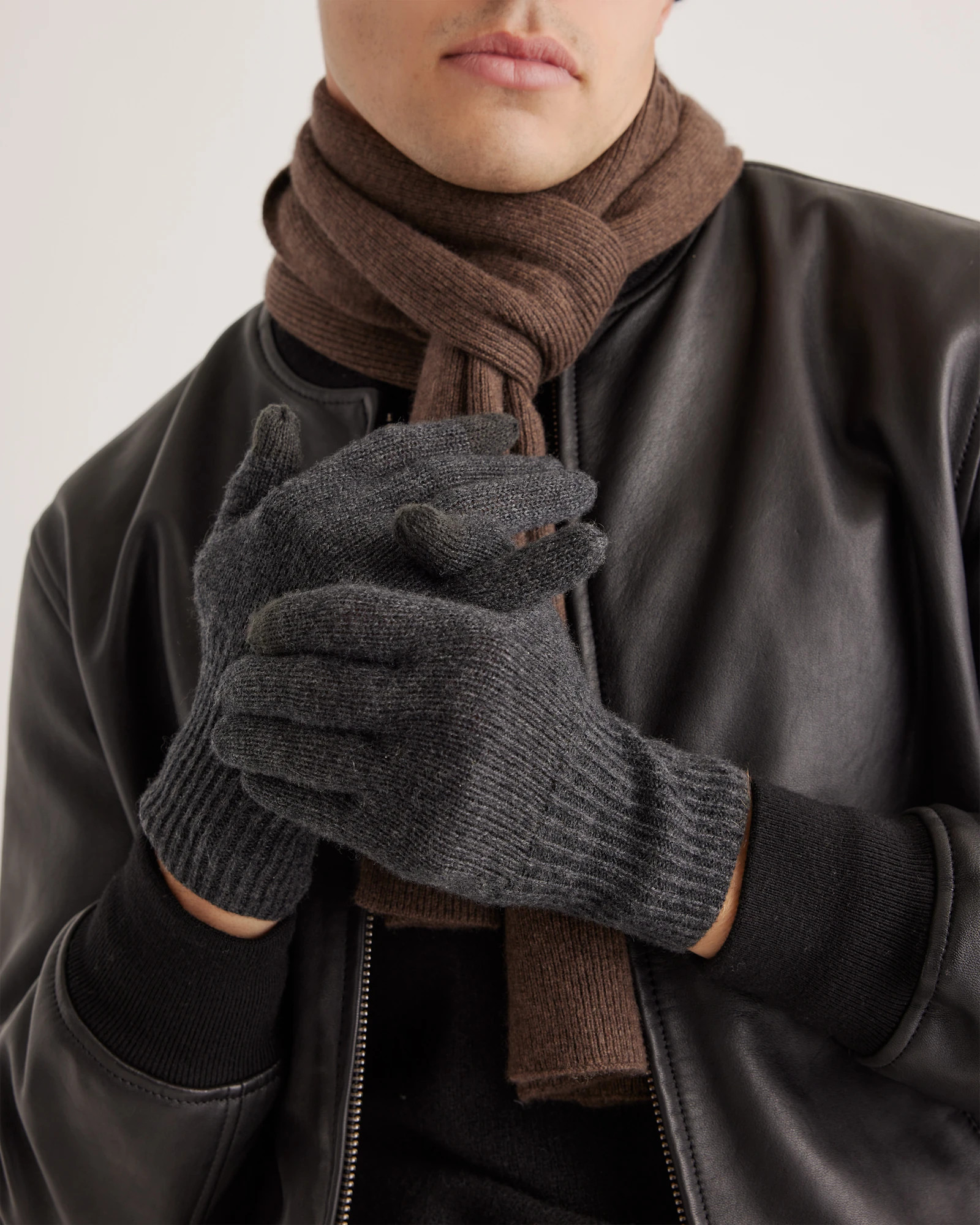 Cashmere Gloves | Quince in Charcoal | Quince