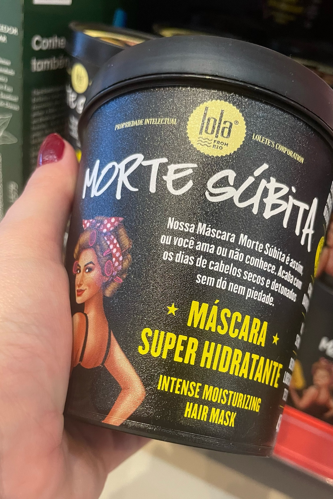 Eu nunca vi ninguém falar torto dessa máscara, até eu usar …

E entender o porque😨 ela deixa os cabelos extremamente hidratados, com movimento e muito macio.

Ela tem consistência bem grossa, então pra quem gosta, pode vim ser medo 🫧🫧

#LTKbeauty #LTKbrasil