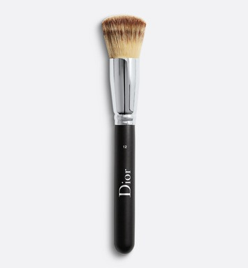 Dior Backstage Full Coverage Fluid Foundation Brush N°12 | Dior Beauty (US)