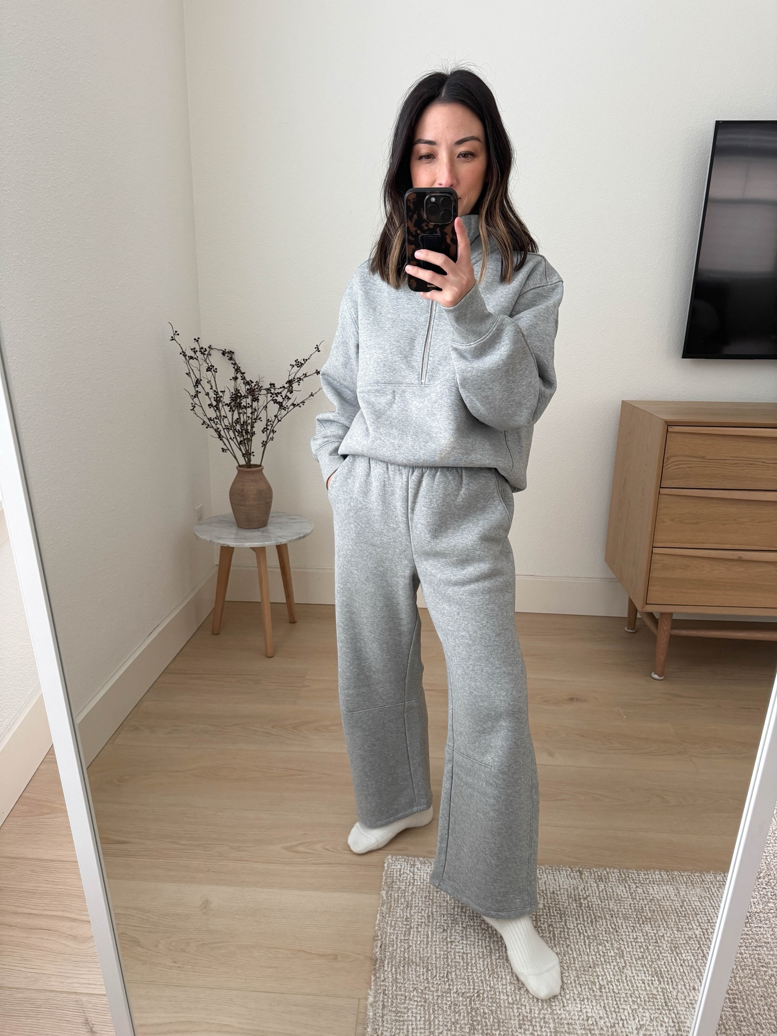 Everlane Re-track sweats. These are AMAZING! I’ve had old Everlane sweats and these are way better. Thick, but soft and roomy. Not right at all. Wish the pants were slightly longer. Hit at an awkward length for wide leg. 

Everlane pullover xs
Everlane pants xs
