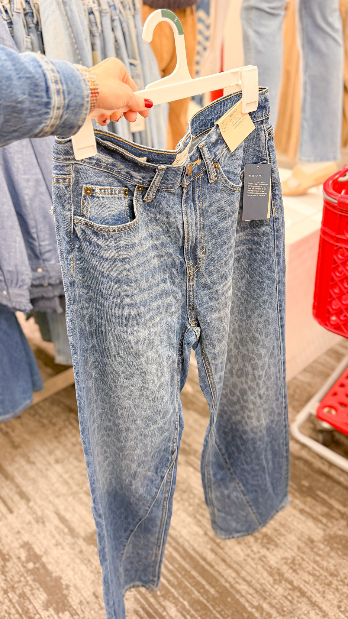 Cute design on the jeans. They run big as they are loose fitting.