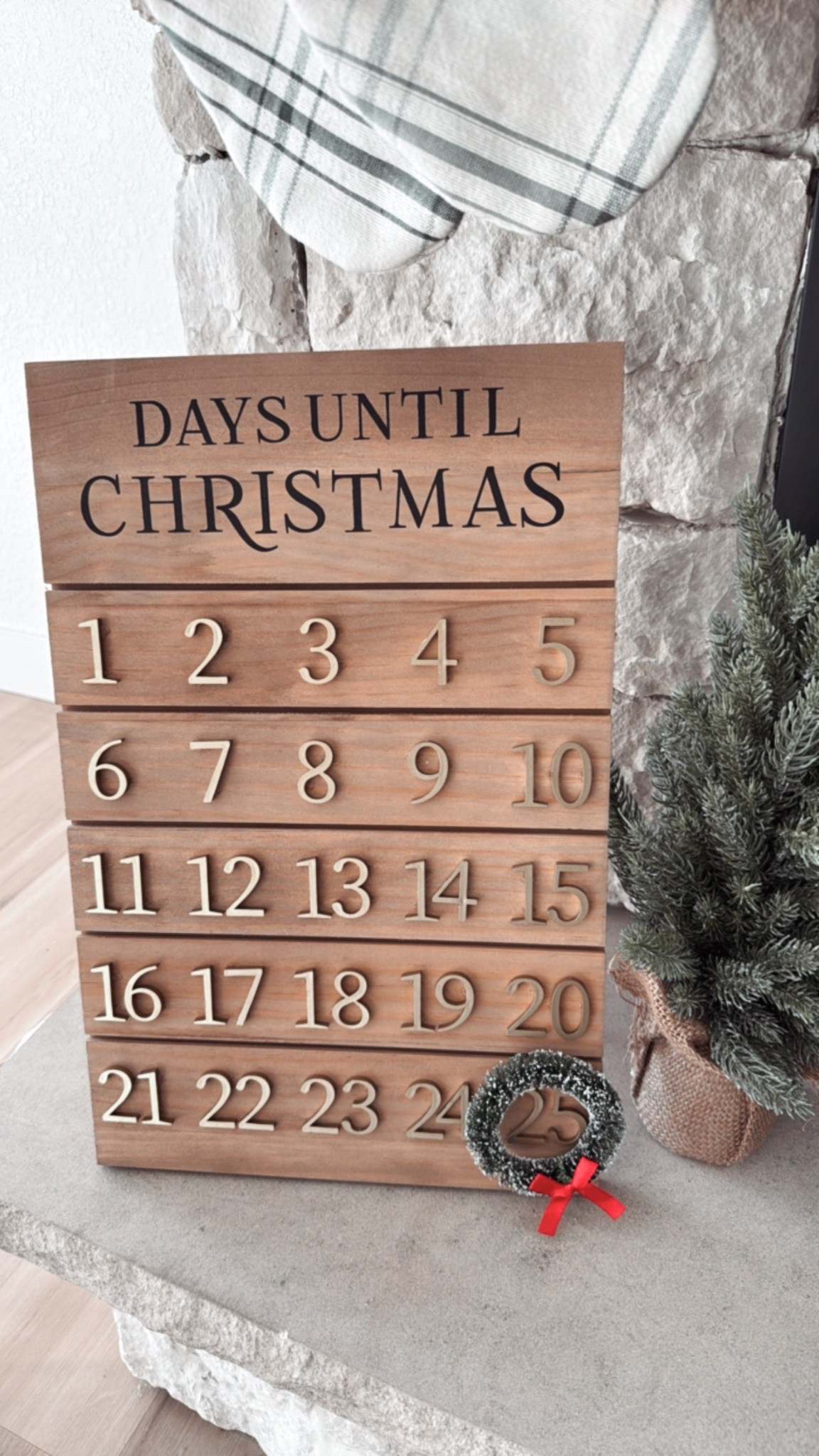 Christmas countdown calendar! #christmasdecor #holidayfinds #countdowntochristmas #target

#LTKHoliday #LTKFindsUnder50 #LTKSeasonal