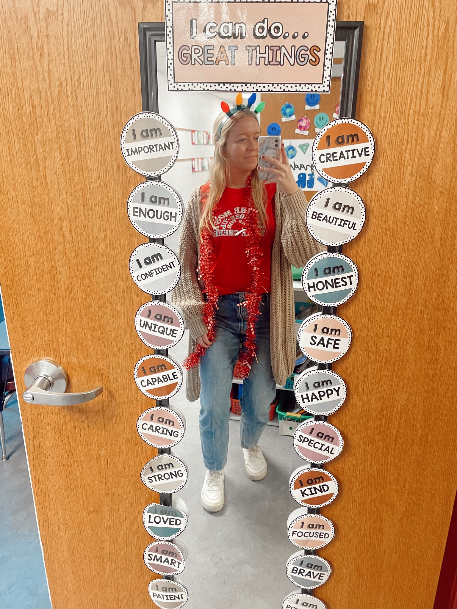 A very festive Tuesday at work! Happy holidays! 🎄🍎

#LTKHoliday #LTKFindsUnder50 #LTKSeasonal