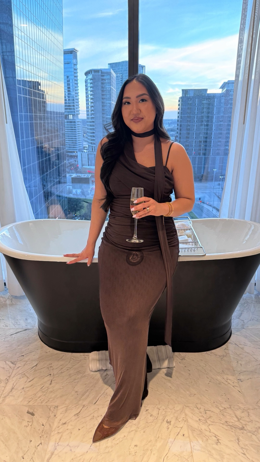 A moment for this stunning formal dress 🥂✨ quite literally the most comfy dress to wear to a wedding or gala!! Highly recommend and it comes in many many colors! Perfect date night or wedding guest dress. 



#LTKSeasonal #LTKWedding #LTKgrwm