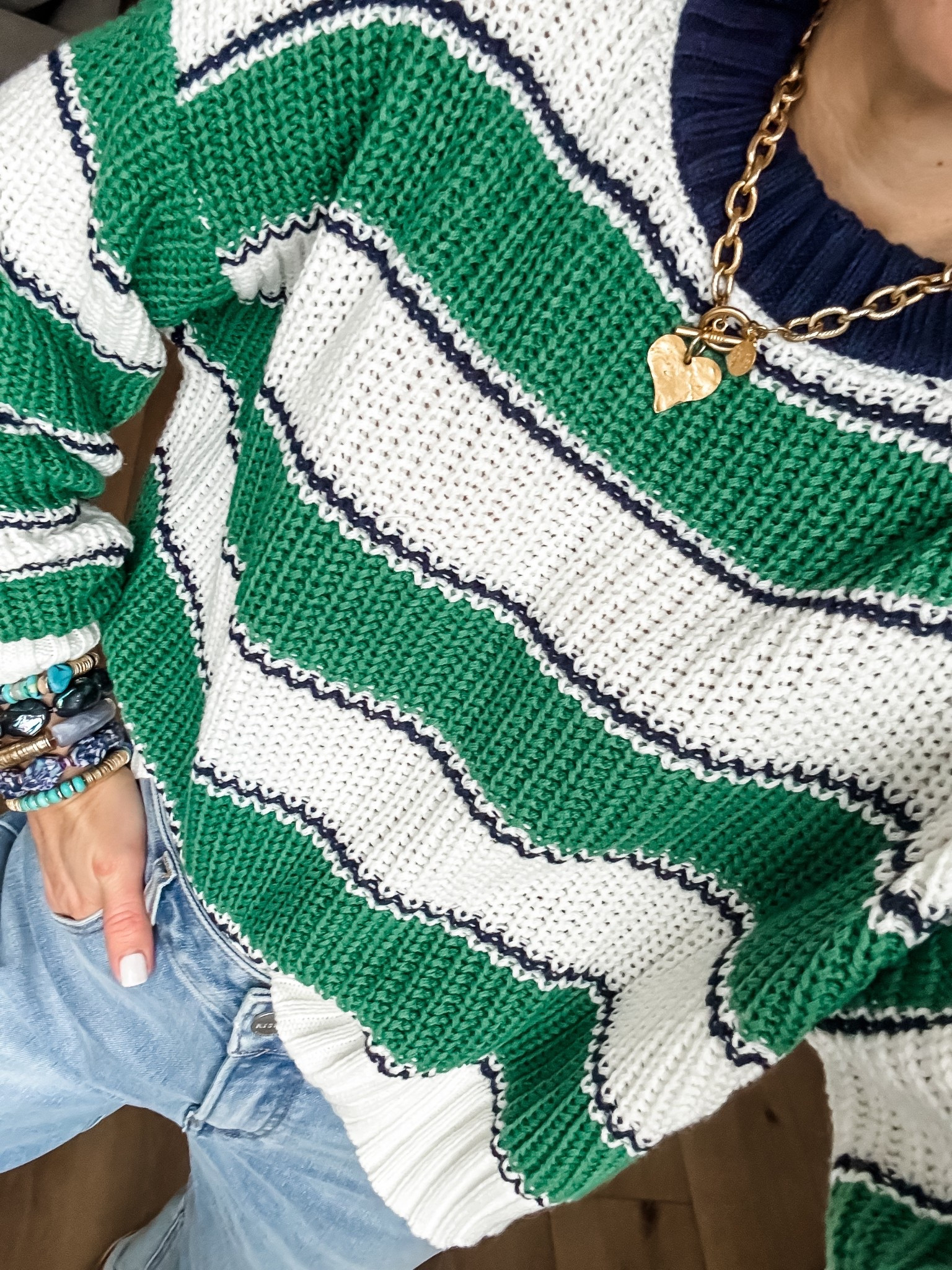 Small sweater, heart necklace

#LTKOver40