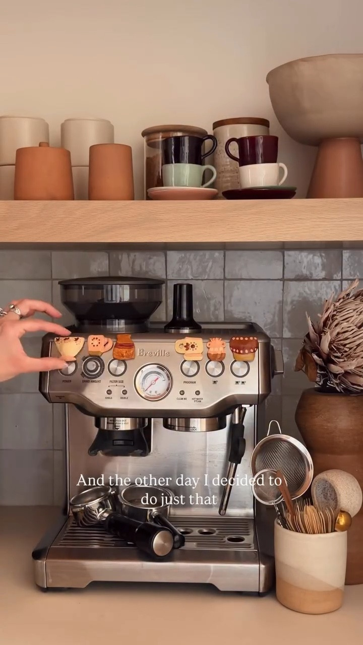 Finding my creative flow again and doing projects justtttt for fun of it. ✨ It’s a wild concept and something I struggle with, because the voice in my head is always, “how productive was I today”? 🙈 But this past year I’ve realized more than ever how important it is to feed our souls what would make us happy as a child, and for me that has always been art in some sense: painting, drawing, pottery. This was a simple project that allowed me to just zone out and have fun like a kid again. Love how the little magnets look on my espresso machine. ☕️ who knew it needed a little flare? 😉 

#diy #airdryclay #coffeemachine #desertcrafts #cornersofmyhome