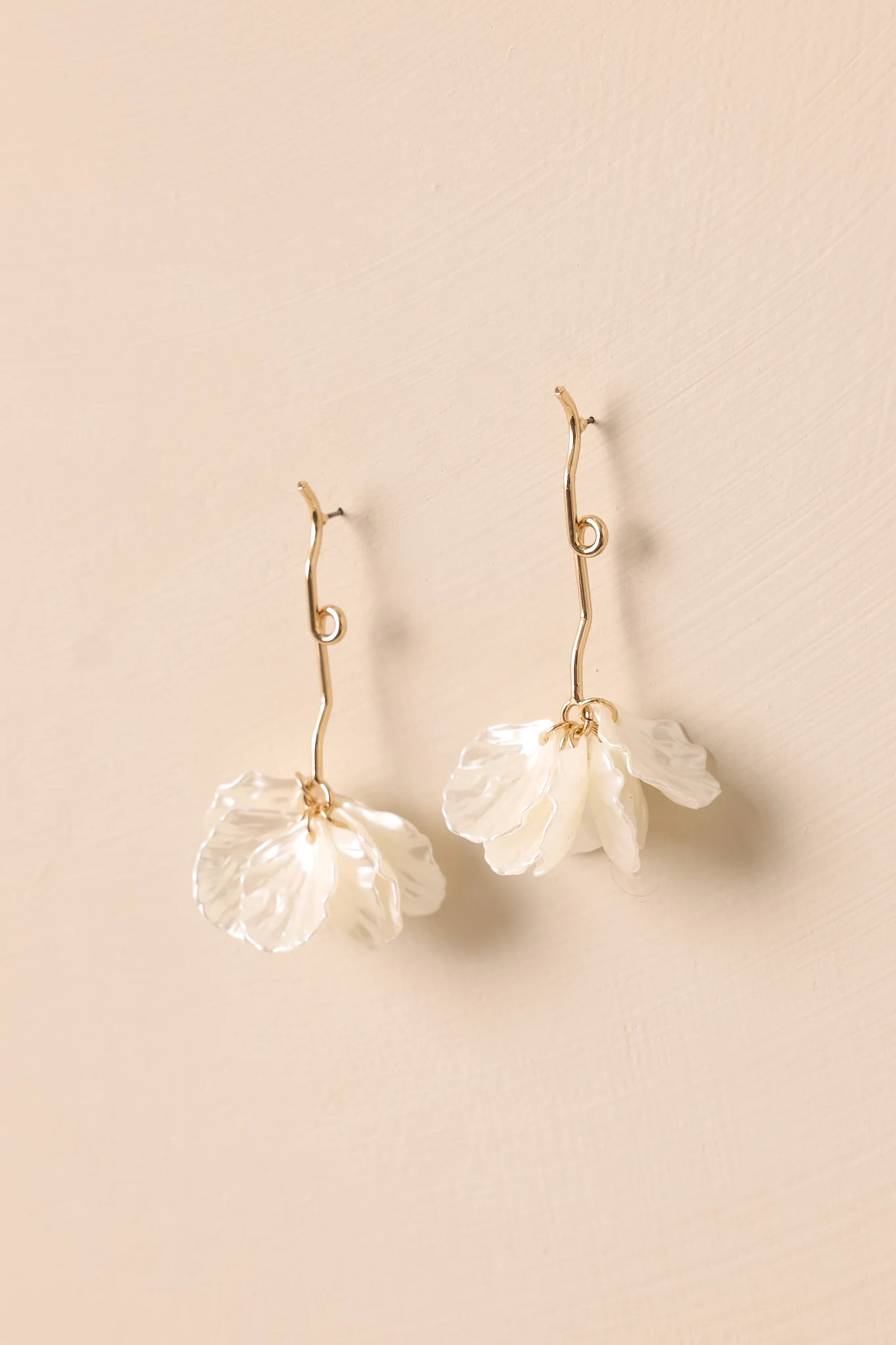 Floral Dreams Ivory Pearlescent Petal Drop Earrings | Red Dress