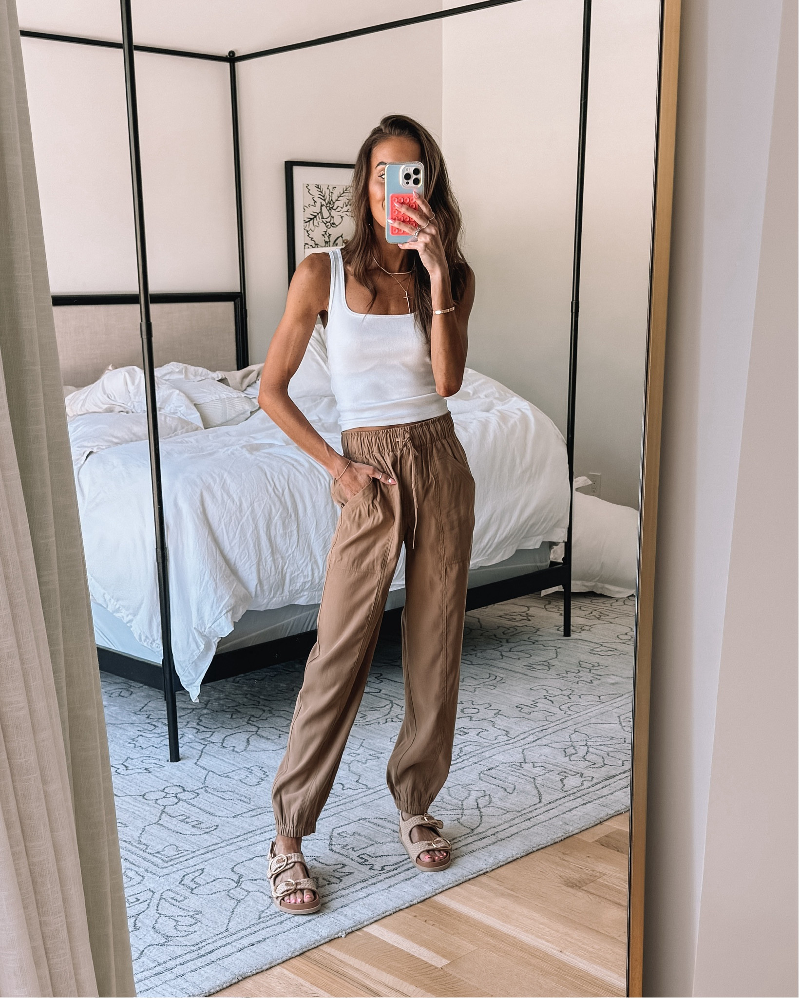 joggers under $50! 🙌🏻 perfect for a travel day or even just running errands with the kids! 🤍
run tts, wearing xs 

#LTKStyleTip #LTKSaleAlert #LTKFindsUnder50